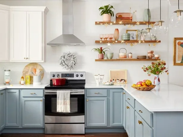 HGTV Magazine - Tour an Artist's Inspiring Blue-and-White Kitchen