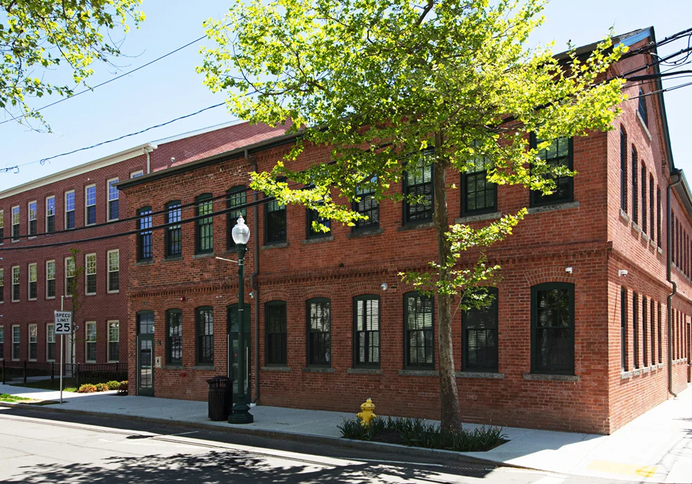 Corsair_apartments_New_Haven_exterior_brick.jpg