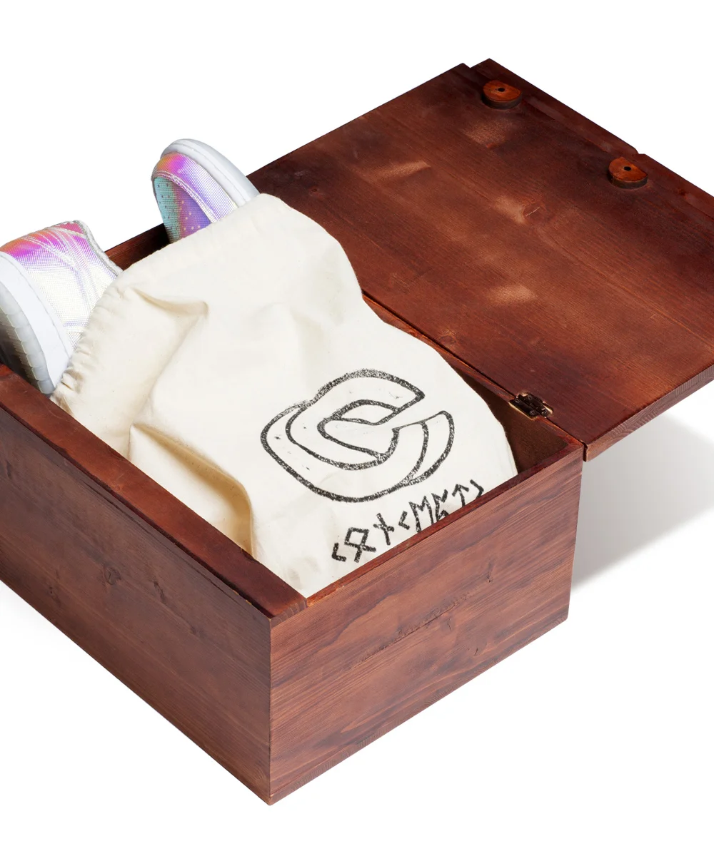 concepts_nike_sb_holy_grail_packaging_wood_packaging_open.jpg