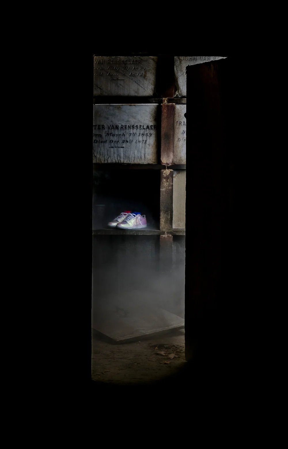 concepts_nike_sb_holy_grail_brooklyn_cemetery_tomb.jpg