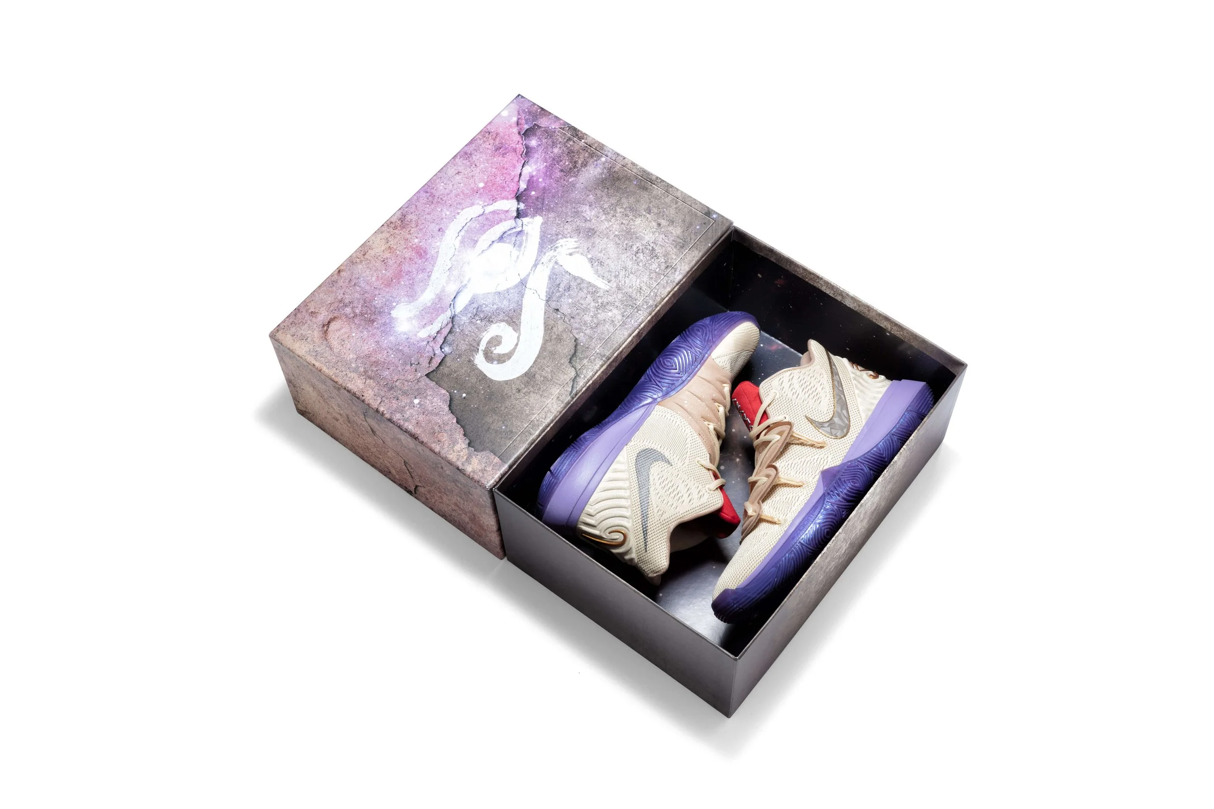 Kyrie_5_Ikhet_box_5_of_7.jpg