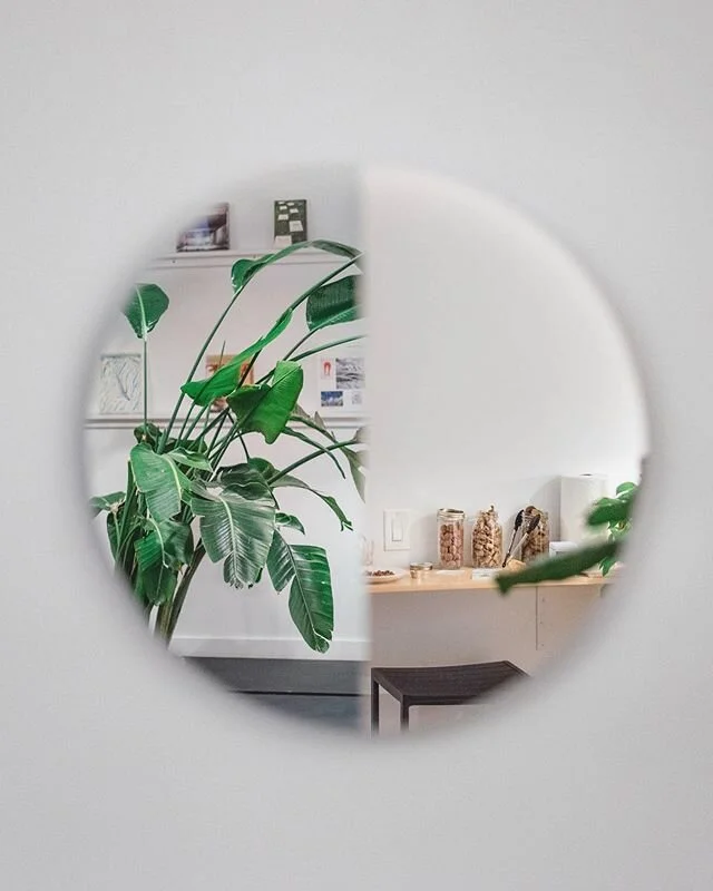 Snack o&rsquo;clock

#nycphotographer #nycphoto #nycphotography #eventdecor #productphotography #slowshutter #goldenhour #notripod #nikon #nikonphotography #nikond750 #illusion #eventphotography #sunrise #snacktime #nyc #happychef