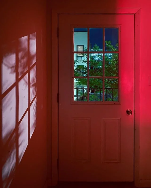 Night wonders

#nycphotographer #nycphoto #nycphotography #brooklyn #shotoniphone #slowshutter #slowshutterspeed #notripod #nikon #nikonphotography #nikond750 #night #nightphotography #bluehour #bluehourphotography #nyc #nycstreets