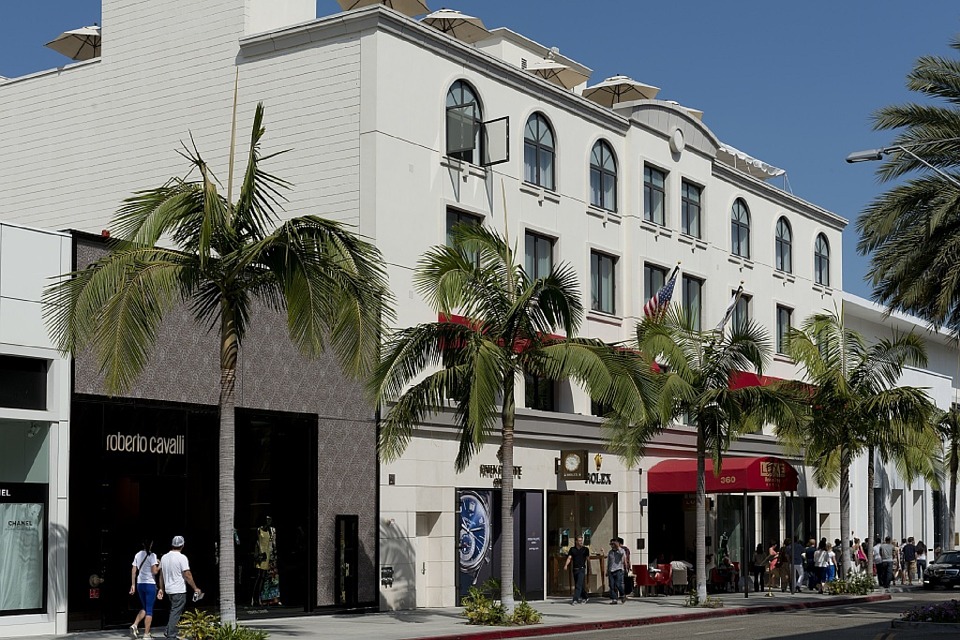 Rodeo Drive, Beverly Hills, California, Rodeo Drive is a tw…