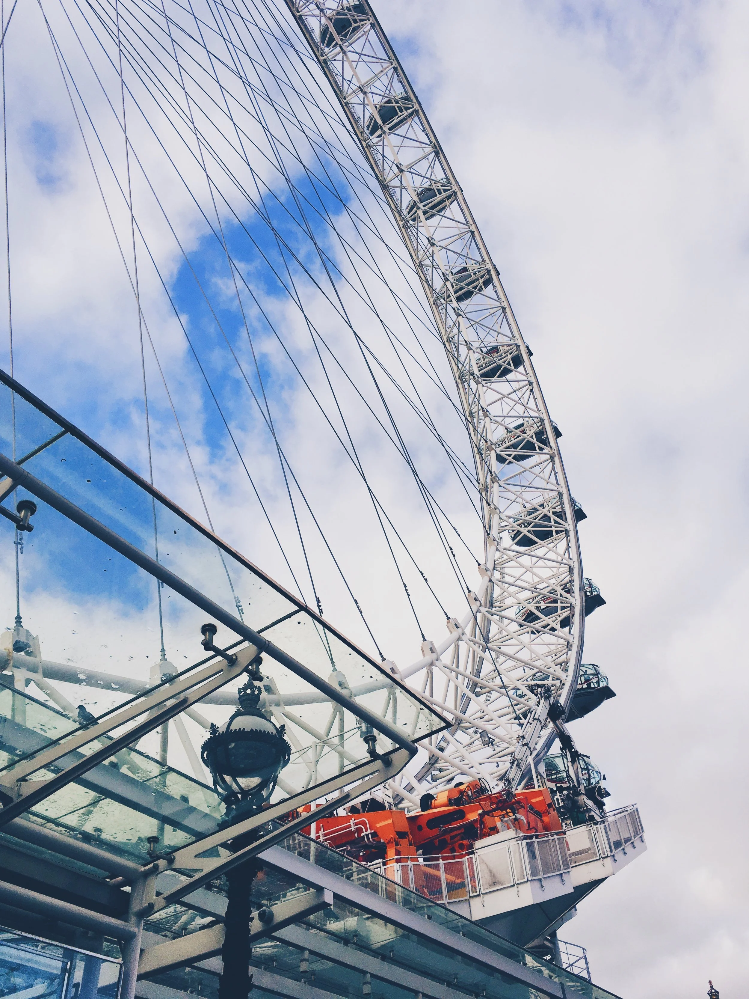 After having been in London for over a month, I hadn't yet gotten around to doing anything touristy. That all changed last week.