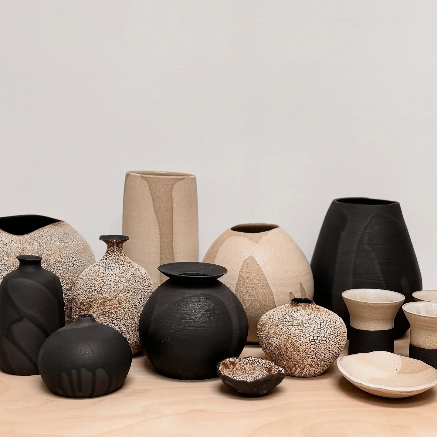 New Work // 🖤
.
.
.
#ceramics #pottery #interiordesign #oneofakind #ceramicvases #ceramictextures #art #pottery