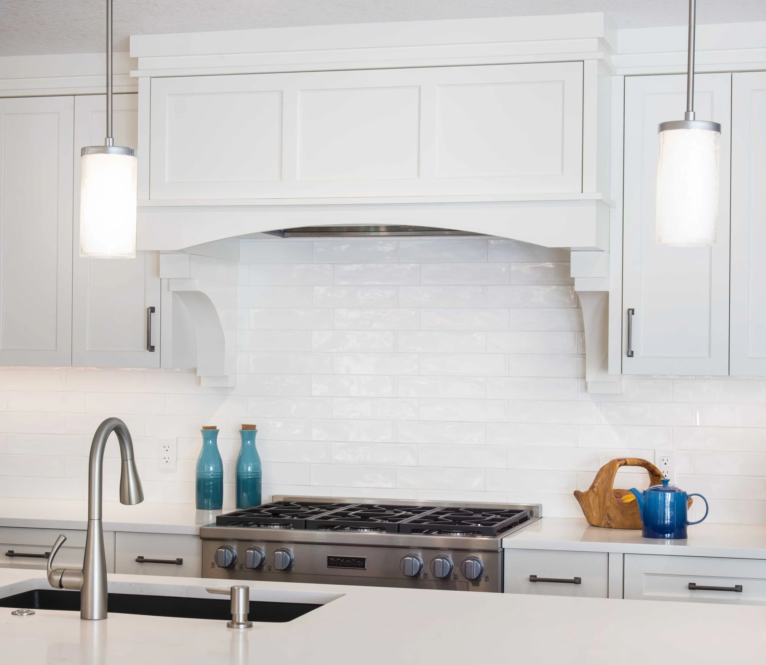 c_kitchen7-hood_Lusk_6522Crop.jpg
