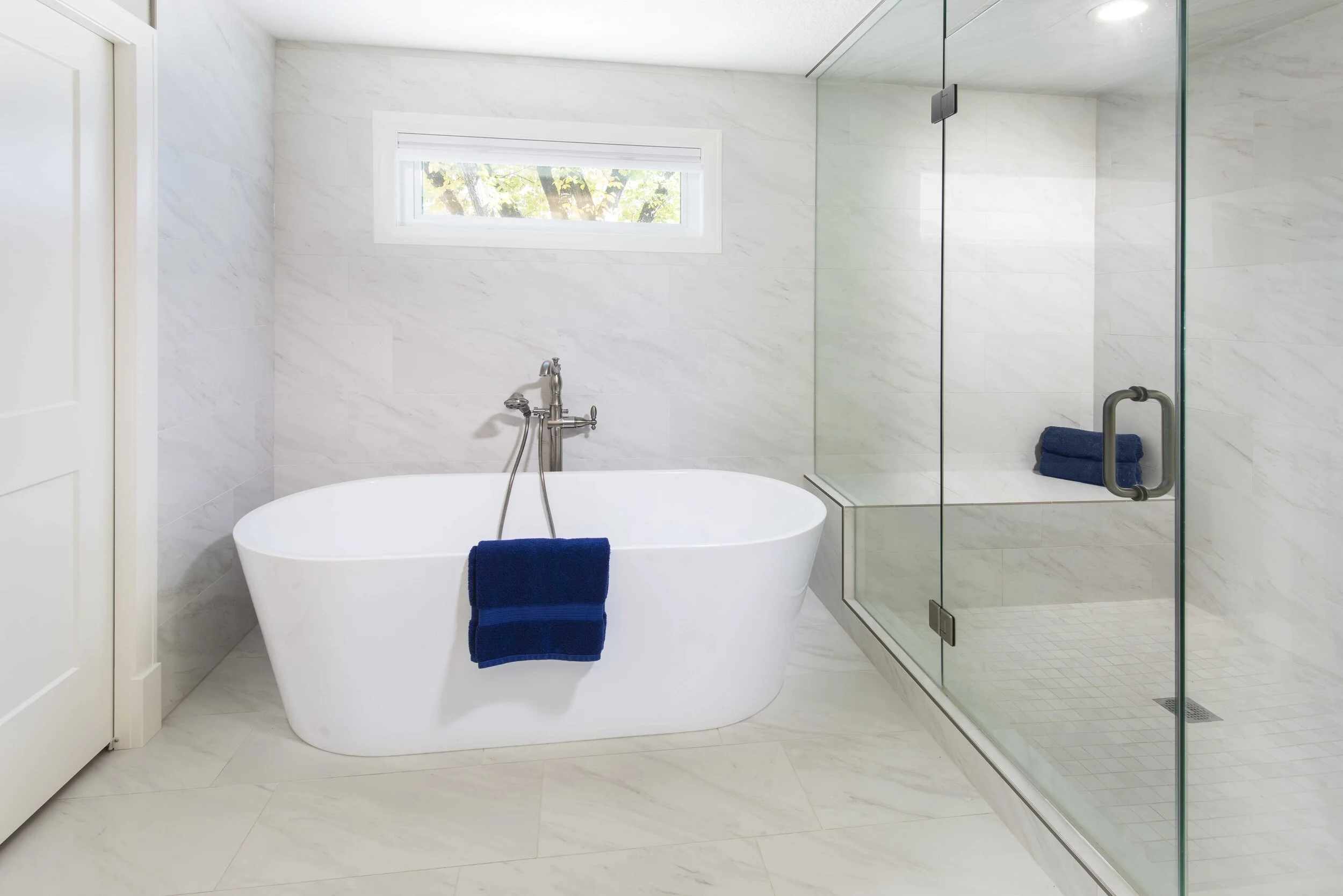 g_ensuite2_Lusk_6770Blue.jpg