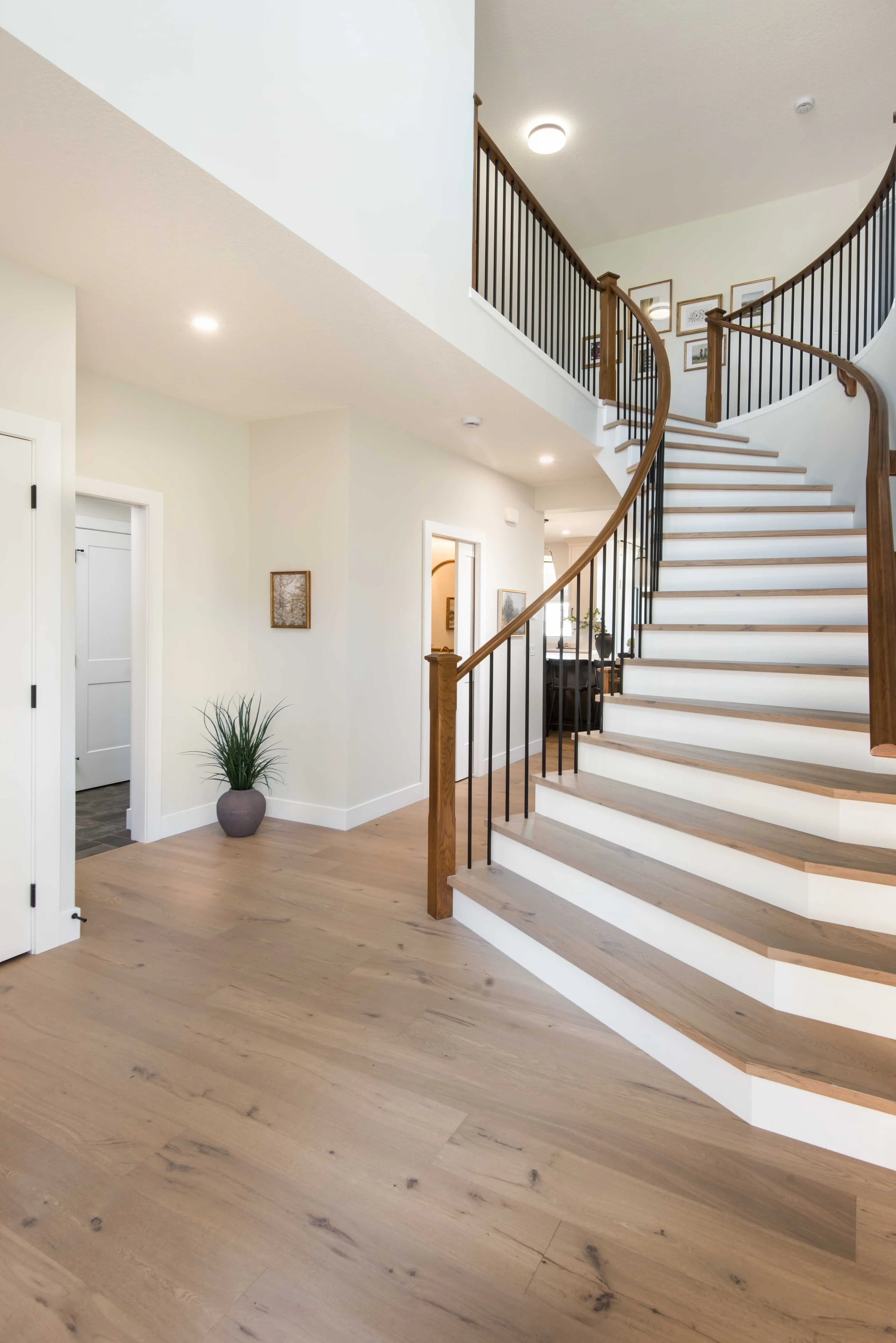 a1_Foyer_Panorama-HPW_5832b.jpg