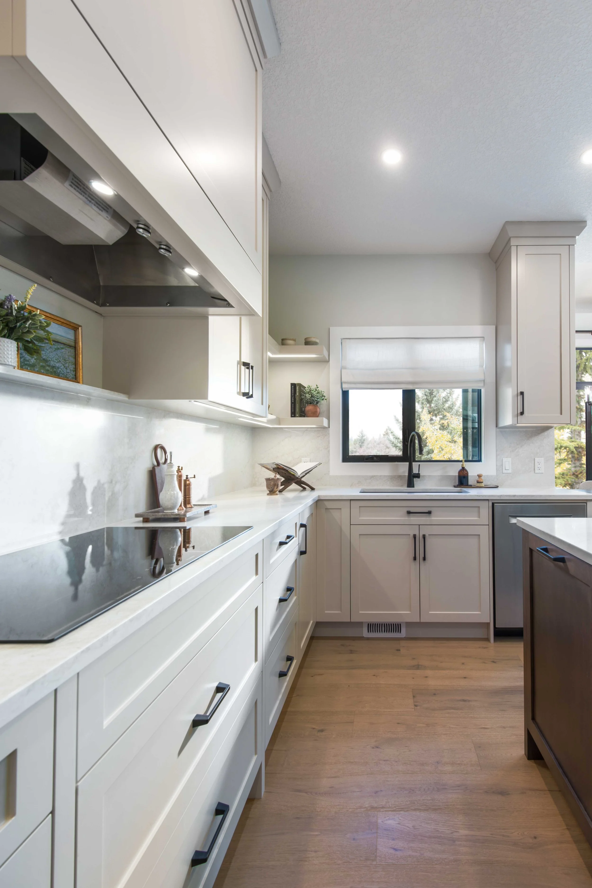 c4_Kitchen_Panorama-HPW_6085baWindow.jpg