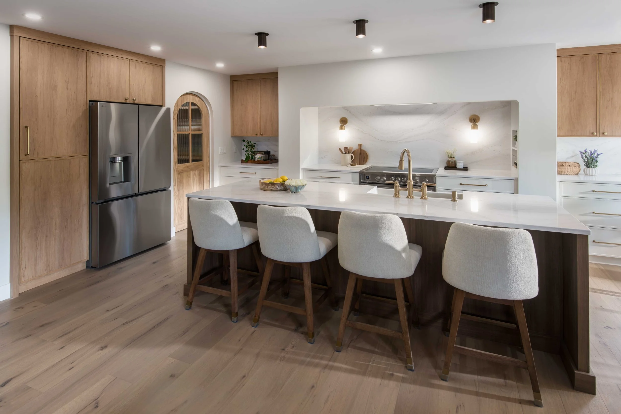 c4_Kitchen_Elgin_6754bFloor.jpg