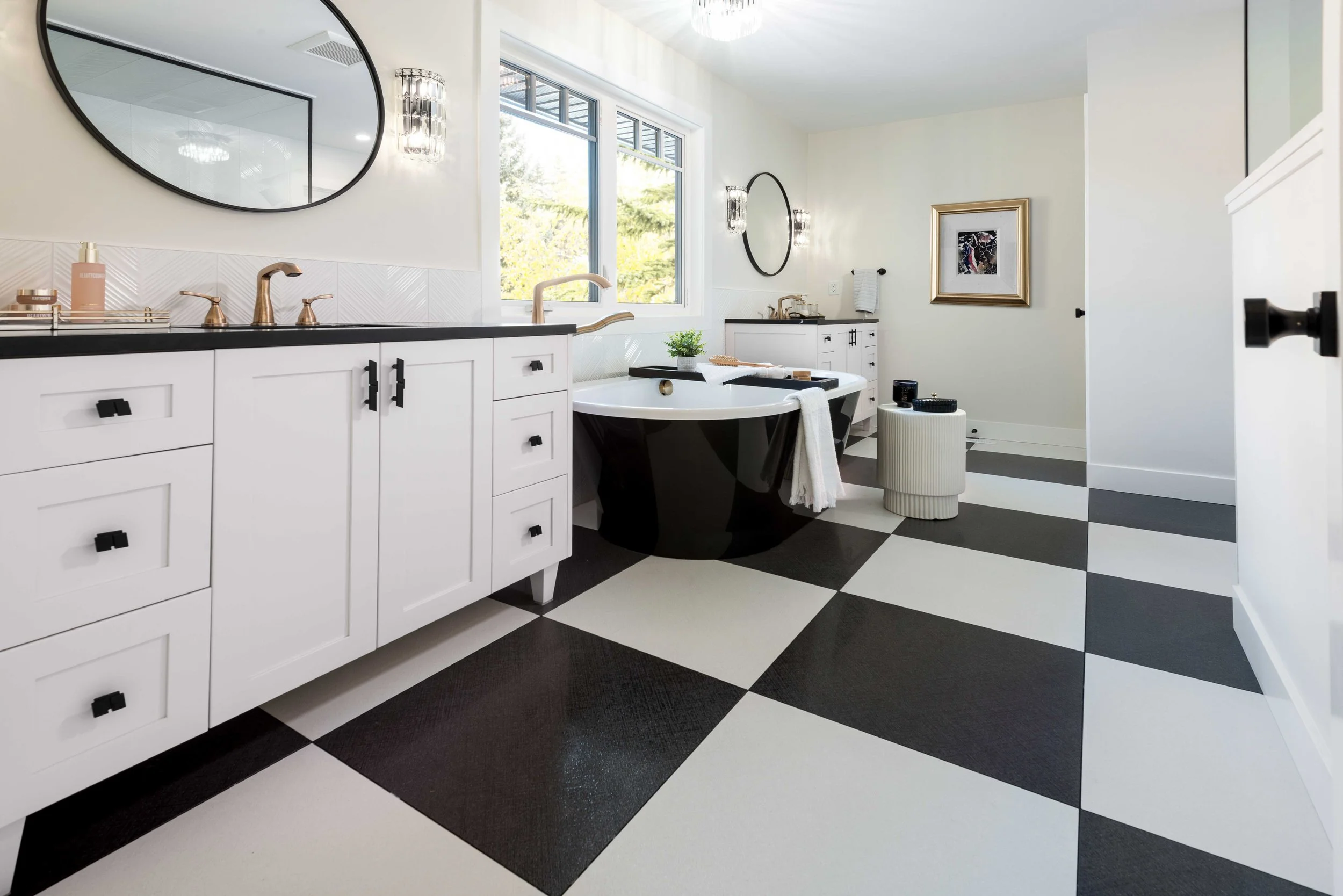 Creating a Luxurious Master Bathroom: The Top 3 Must-Have Elements