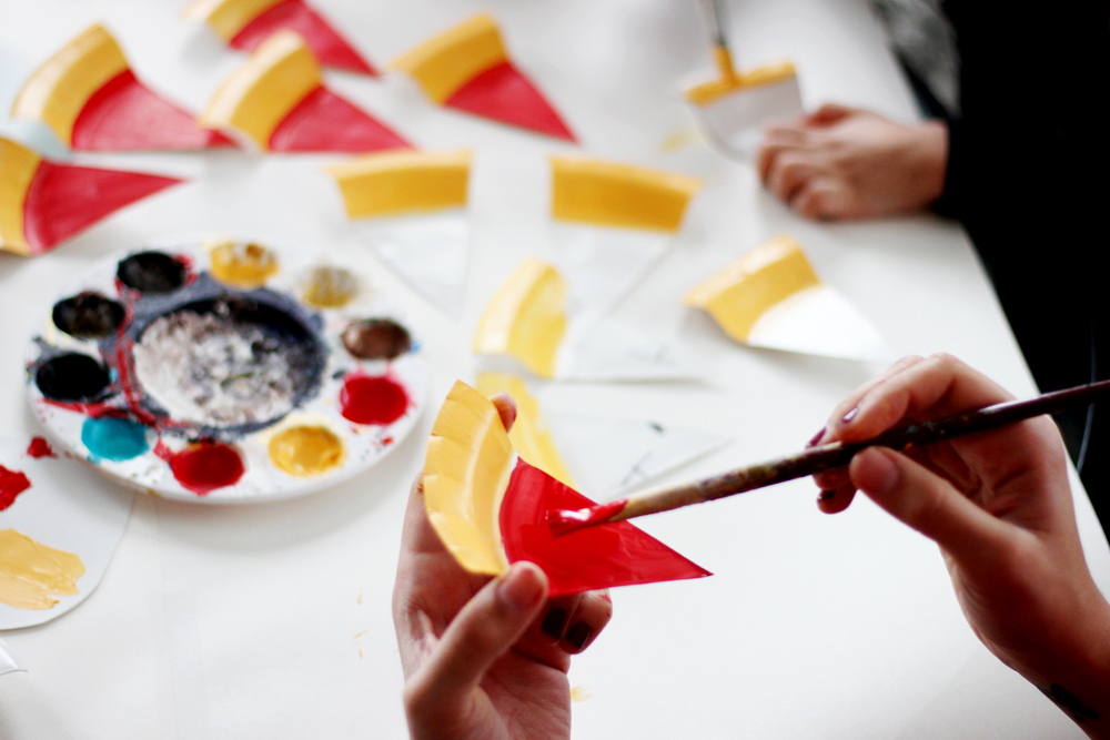 DIY Projects — PAPER PLATE PIZZA GARLAND — All Kids Are Gifted