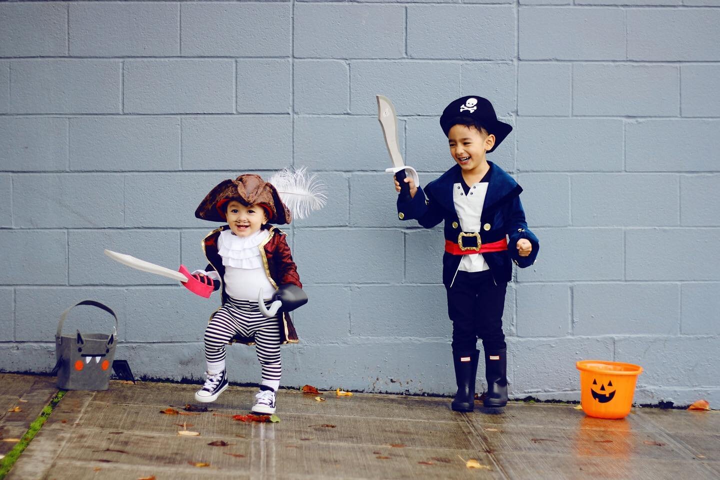 BE SURE TO HOLLER TRICK OR TREAT! 🍬 ⁣
But first, these two cuties were hollering YO HO LET&rsquo;S GO! 🏴&zwj;☠️ ⁣
[Big sigh of reminiscence] ⁣
This was the first sibling costume I got to make a few years ago and we still have the main pieces of it.