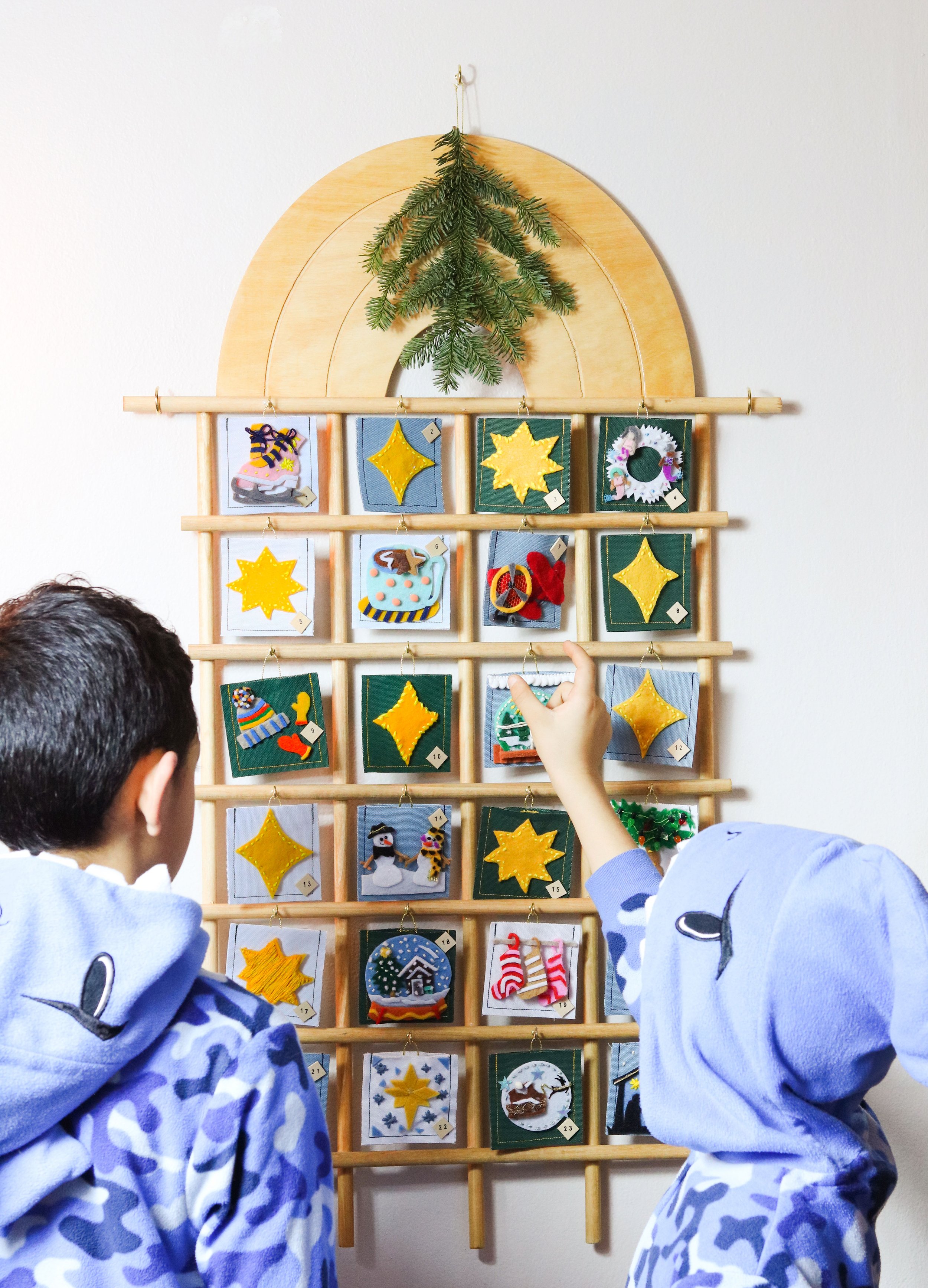 DIY - HEIRLOOM FELT + WOOD CHRISTMAS ADVENT CALENDAR - All Kids Are Gifted