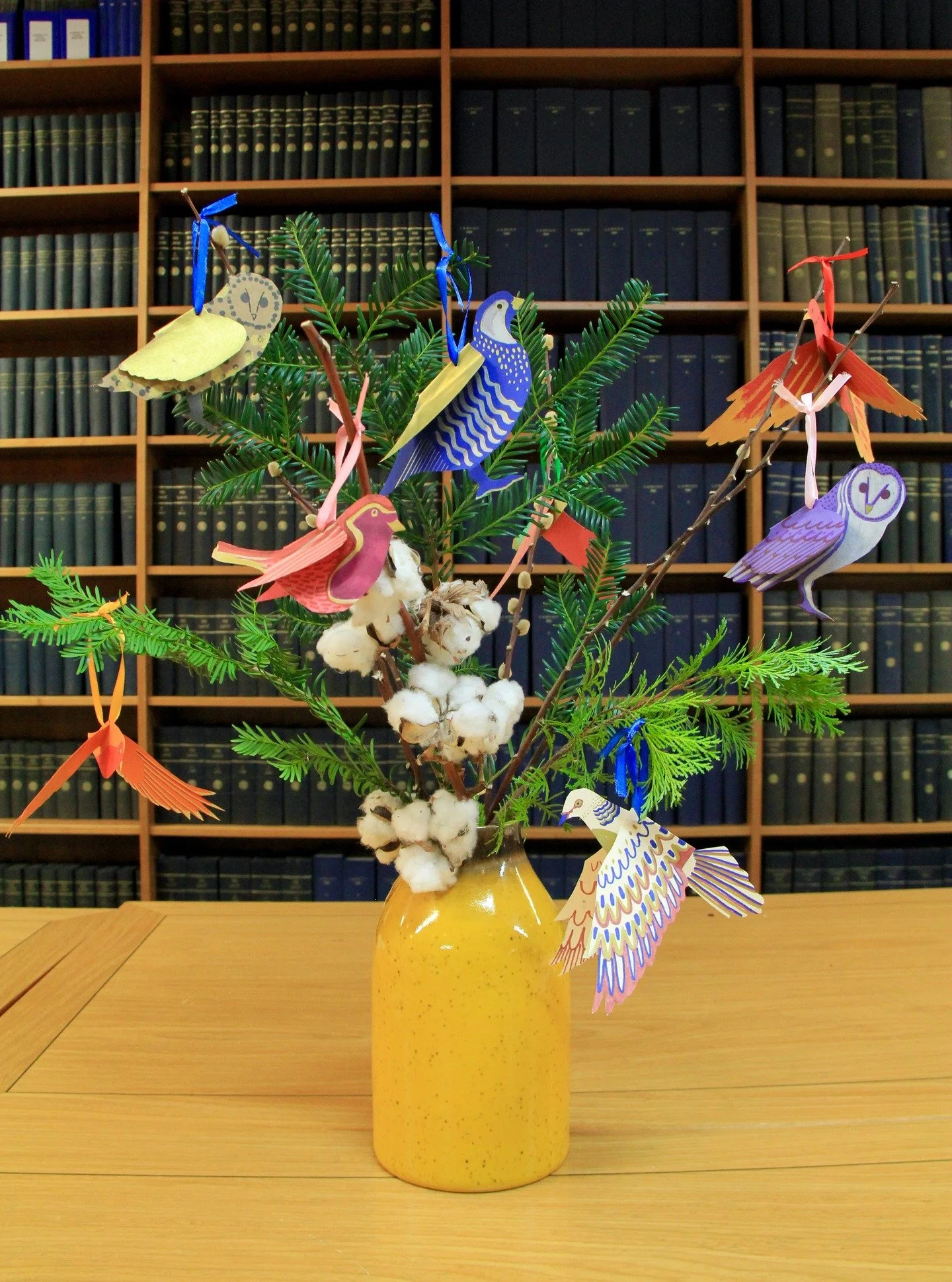 Book Week Scotland Day 2! Yesterday I spent the afternoon at the Royal College of Physicians and Surgeons in Glasgow leading a lovely group of folks through an afternoon of crafts inspired by Aububon's Birds of America. We looked at Aububon's amazing