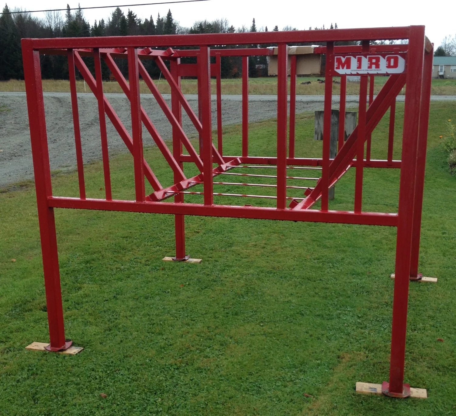 Miro Round Bale Feeder Bailey Farm Equipment