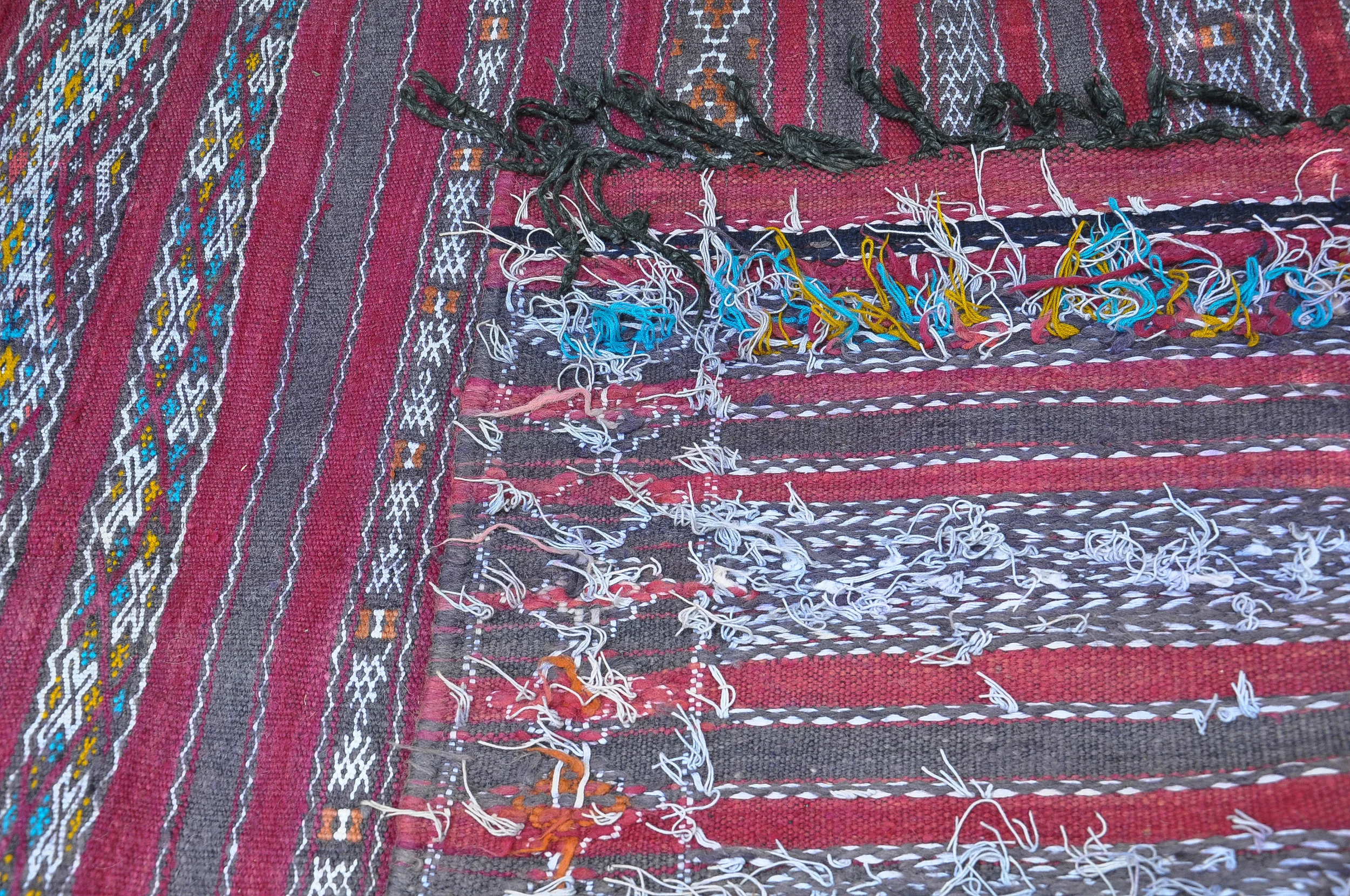 alfombra azul . detalleatras.jpg