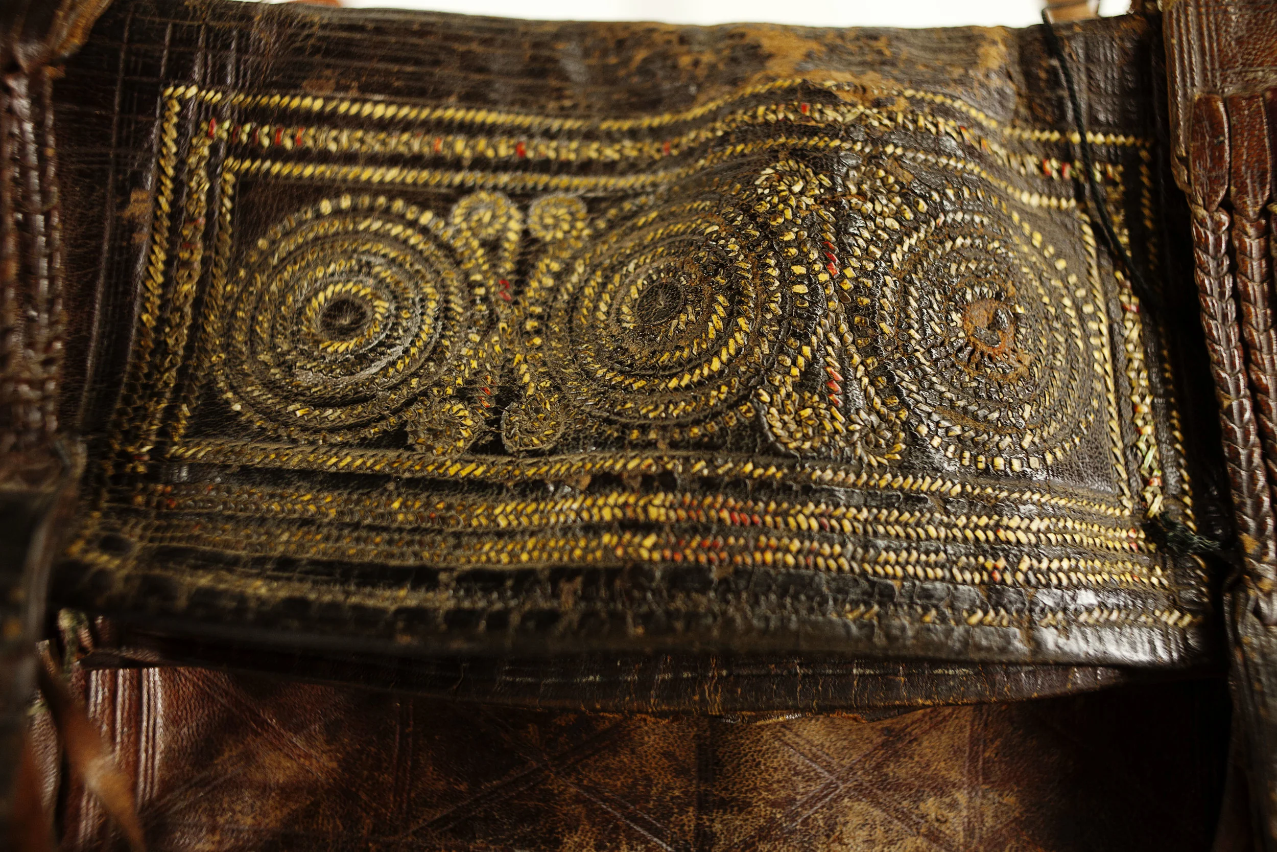 Bolso tuareg-Sahara1-detalle frontal.jpg