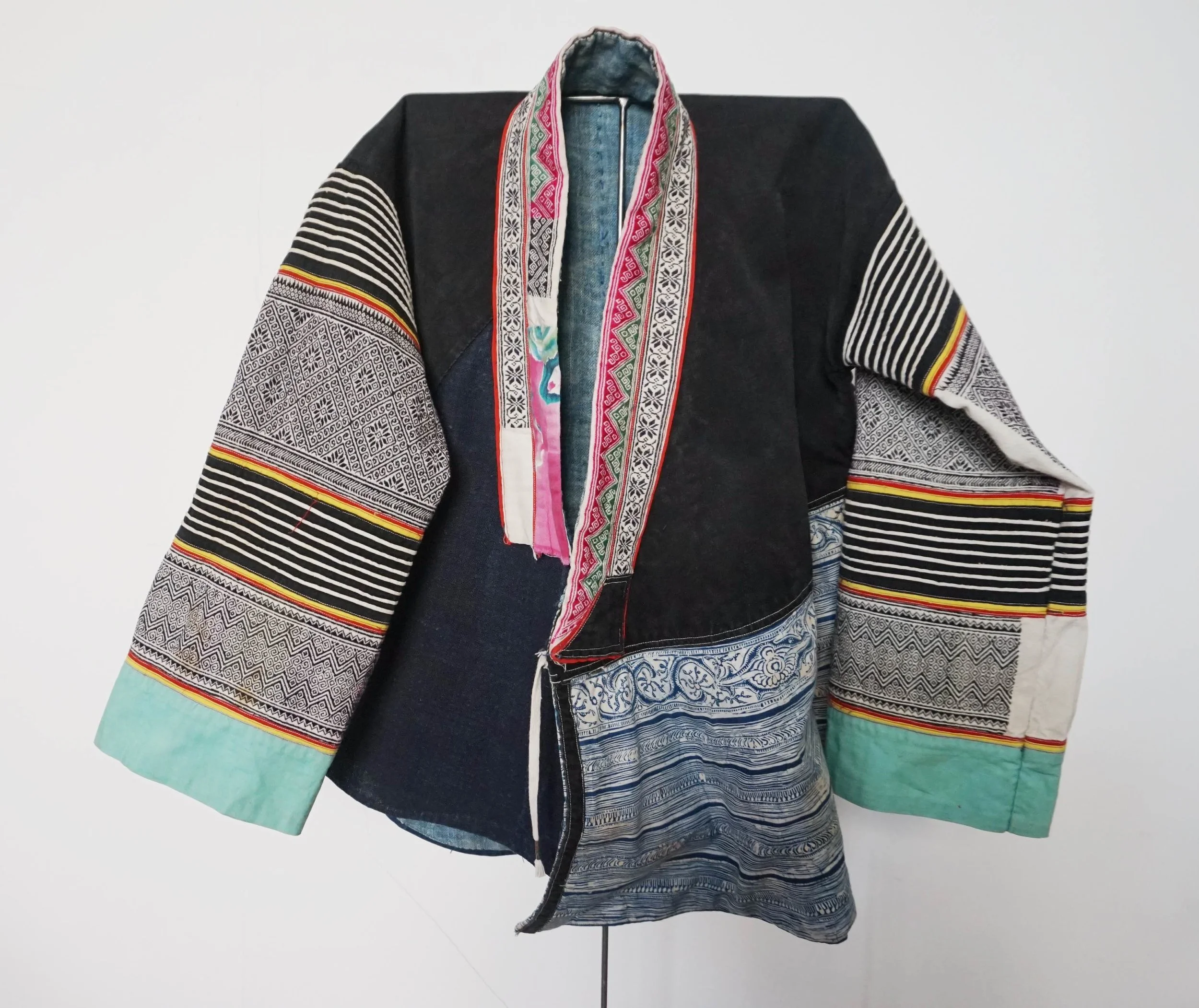 Chaqueta mujer etnia Miao | China