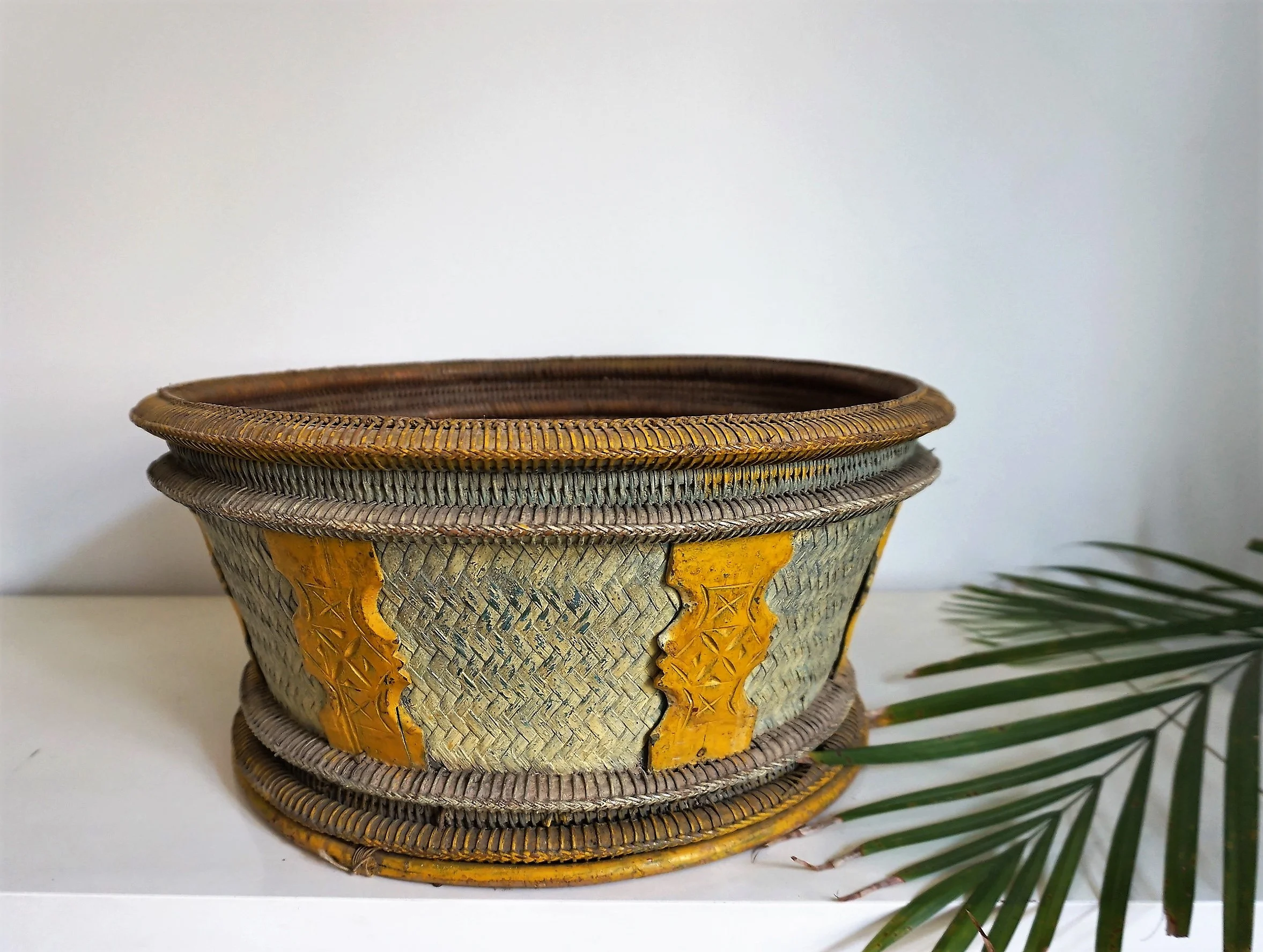 cesto kalimantan amarillo 1.jpg