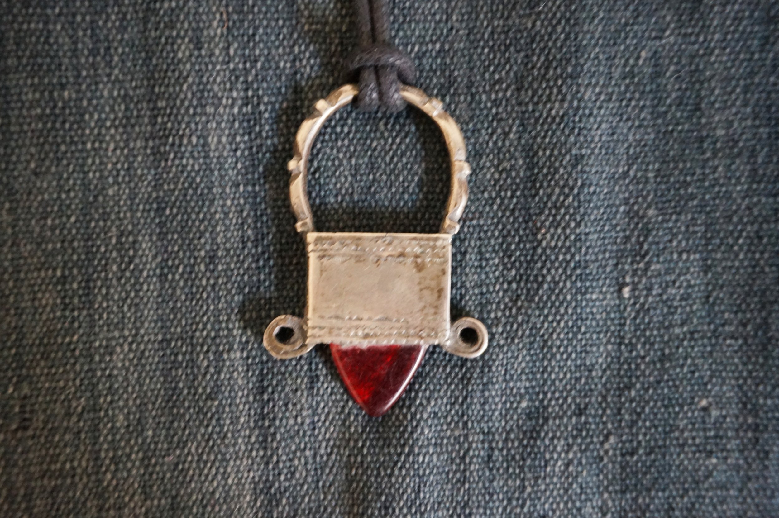 Anillo tuareg plata y cornalina