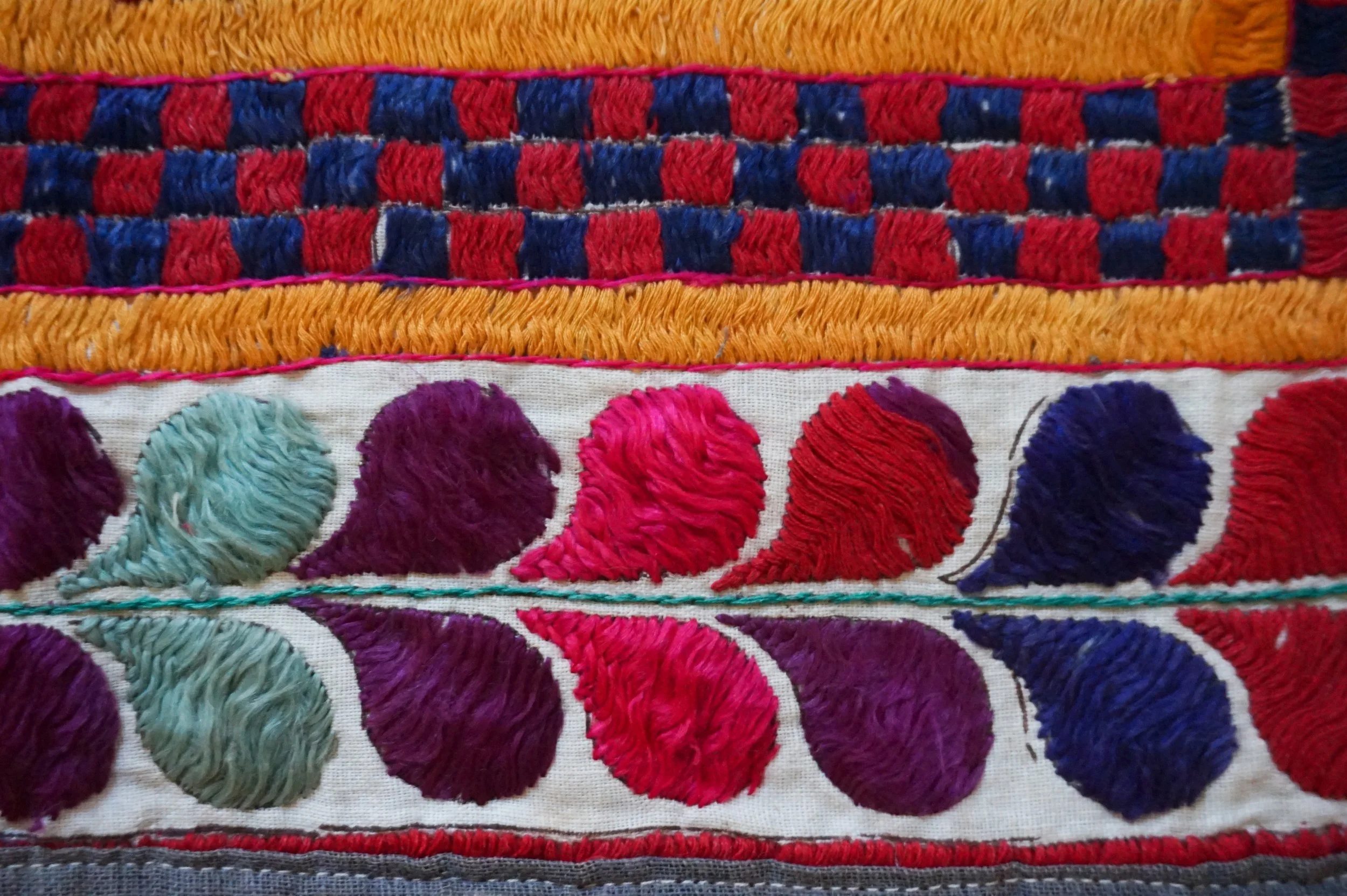 toran antiguo india-madrid-rastro de madrid-simply rickshaw 5.jpg