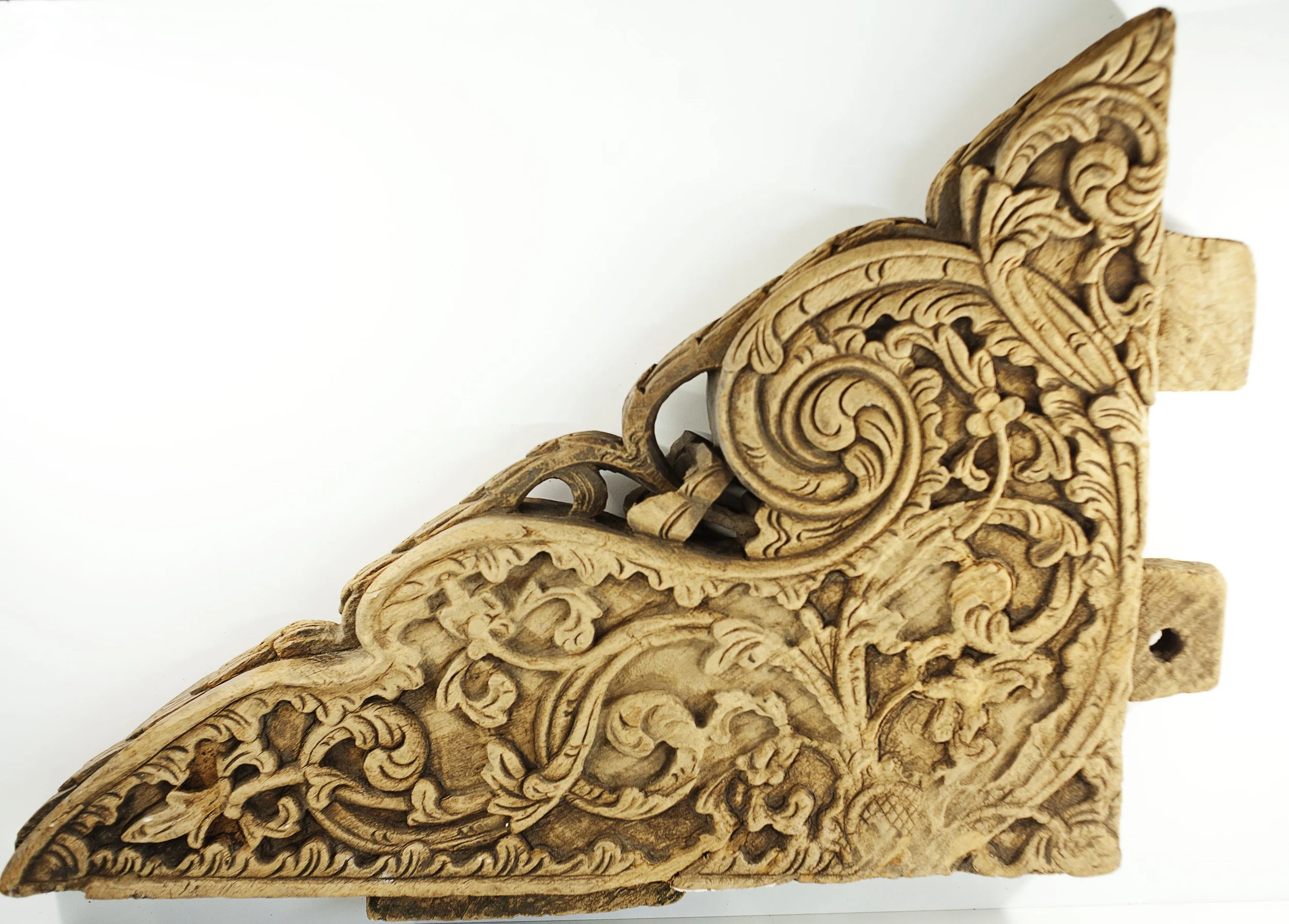 Pareja de ménsulas antiguas. Indonesia -madrid-rastro de madrid-simply rickshaw.jpg