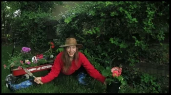irena yoga skandasana squat