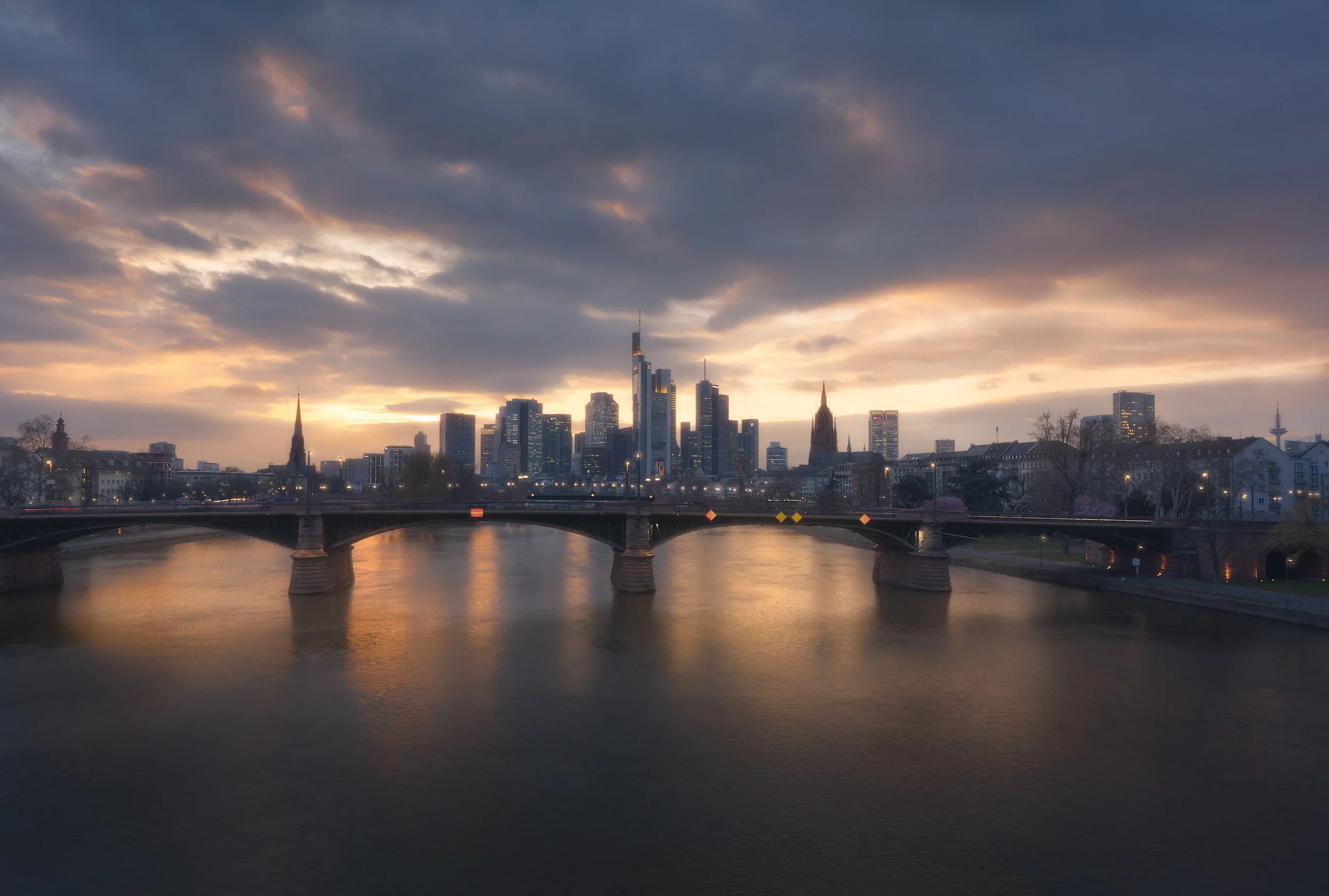 Golden Mainhattan.jpg