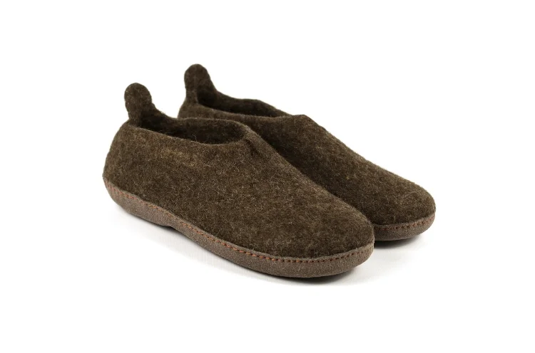 Bruin vilt schoen