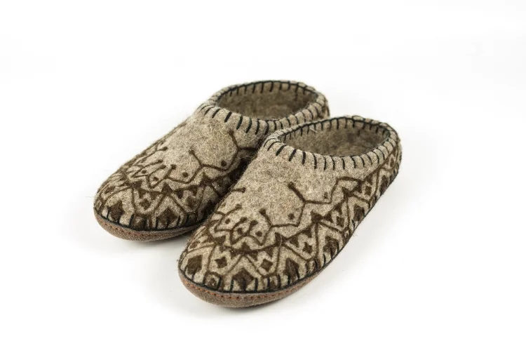 Slipper Needle Design
