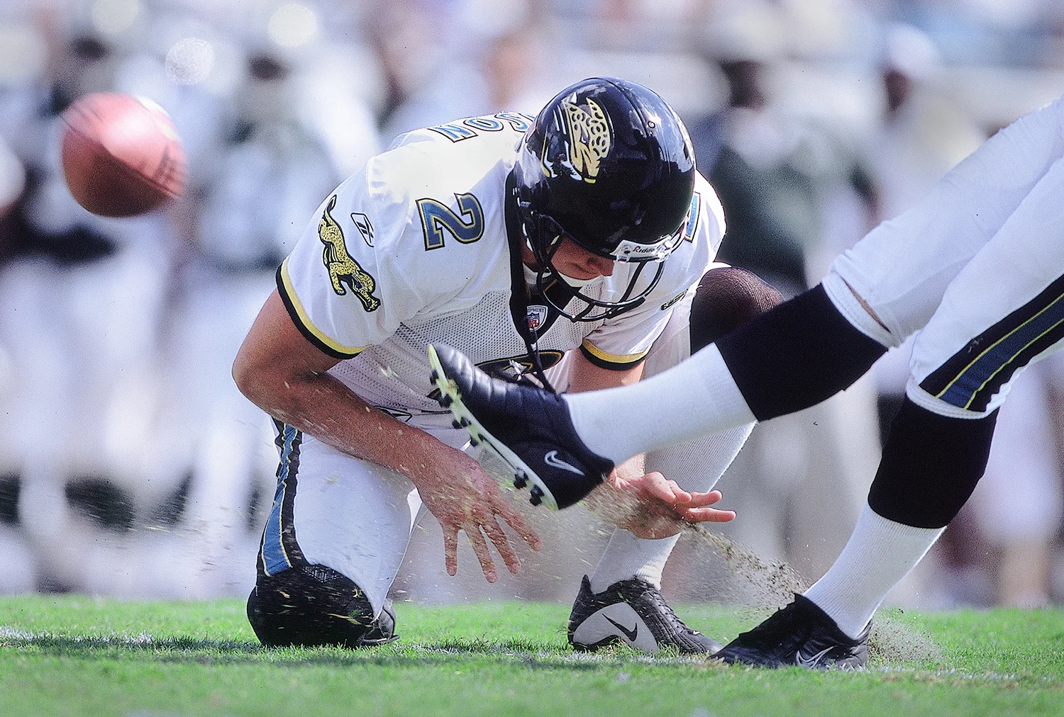 jacksonville_jaguars_kick_football.jpg