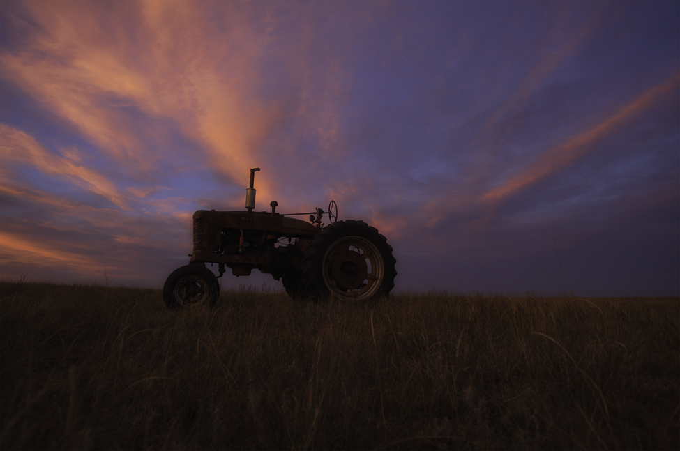 Tractor_.jpg