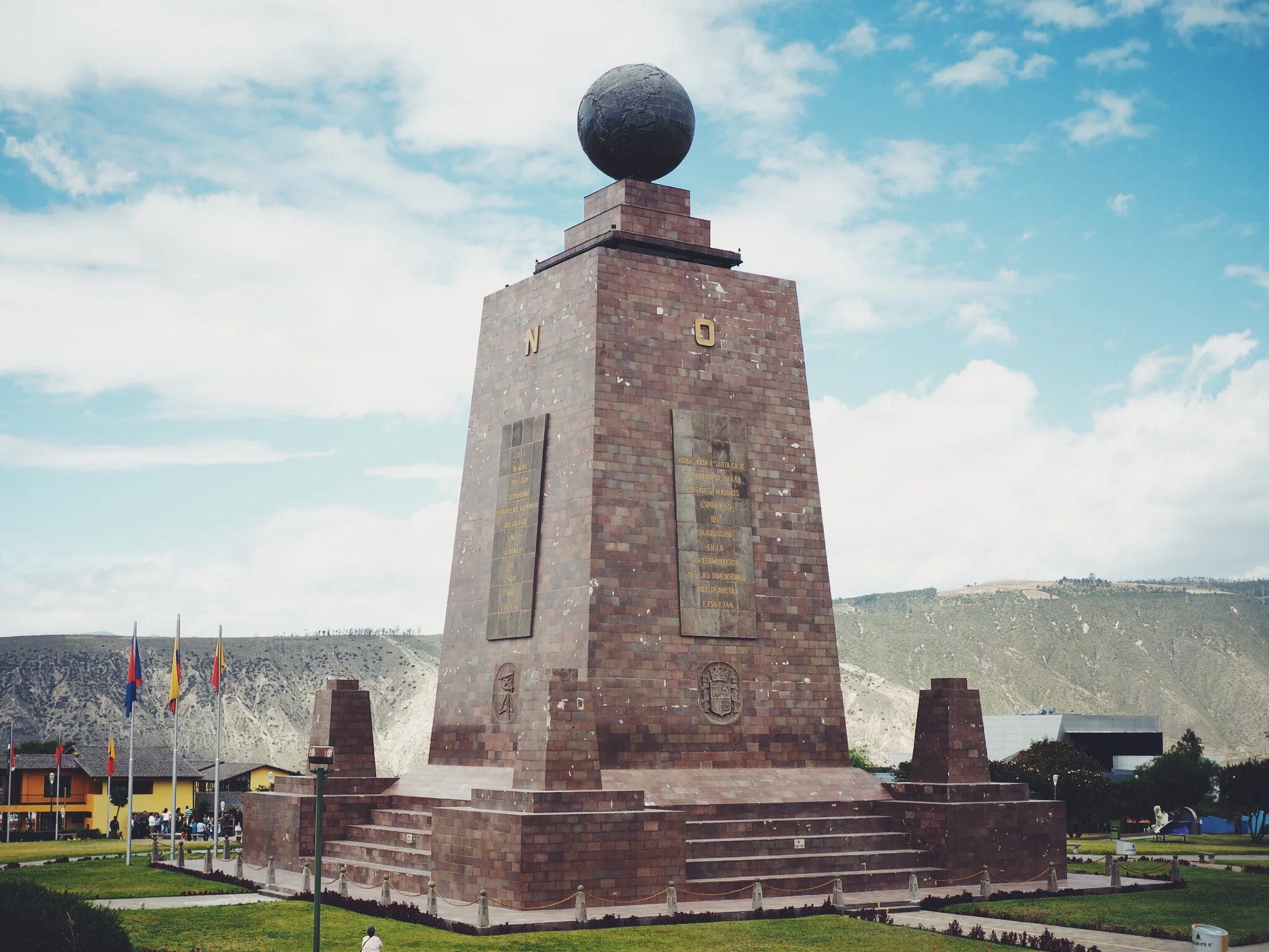 Quito and Otavalo Market