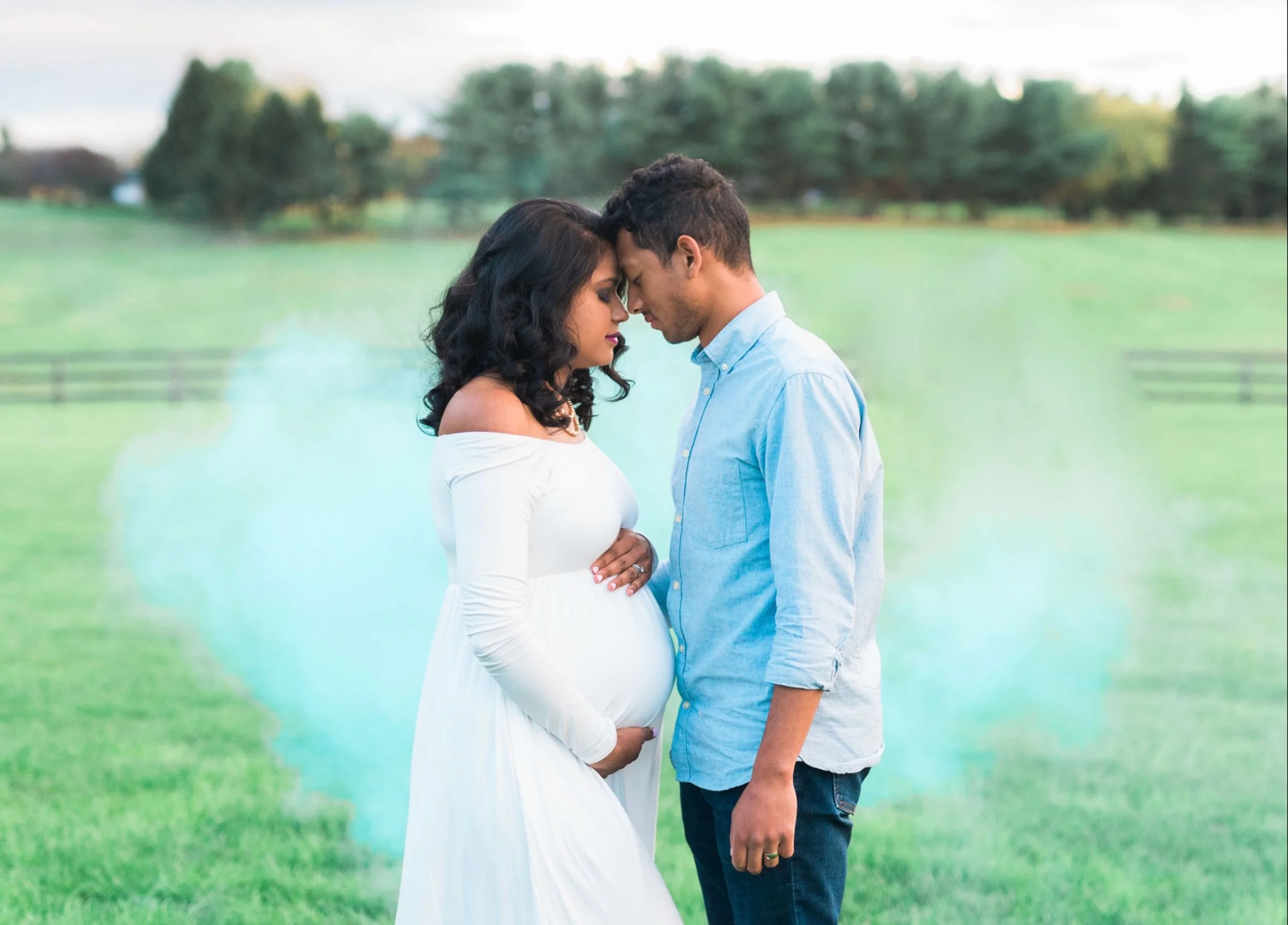 Happy Mother&rsquo;s Day to all the moms who book the sessions, coordinate the outfits, bribe the kids, stress about the weather&hellip; and still somehow make the magic happen. 🤍

One of the coolest parts of being a photographer is getting to watch