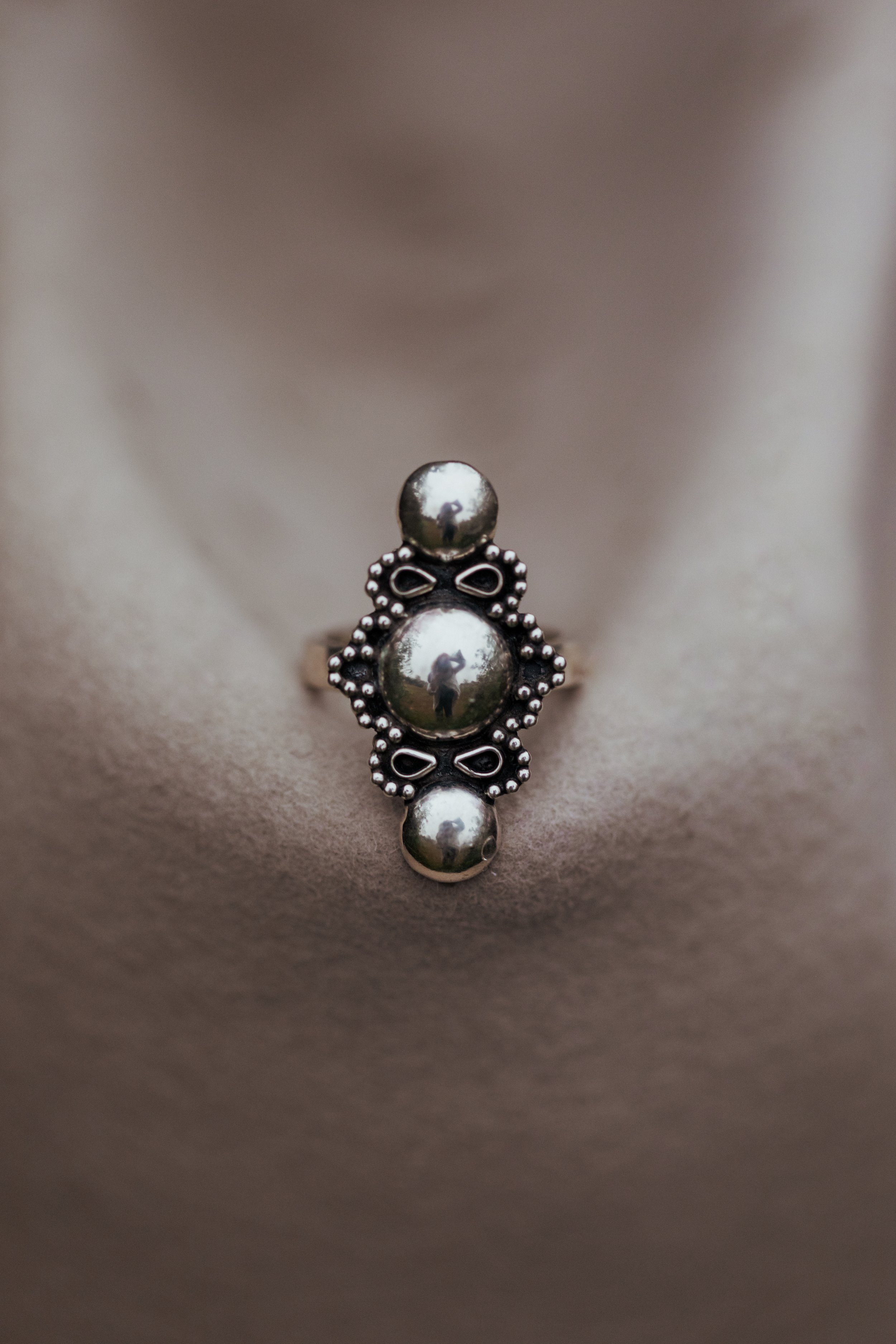 The Eyelet Ring Size 6