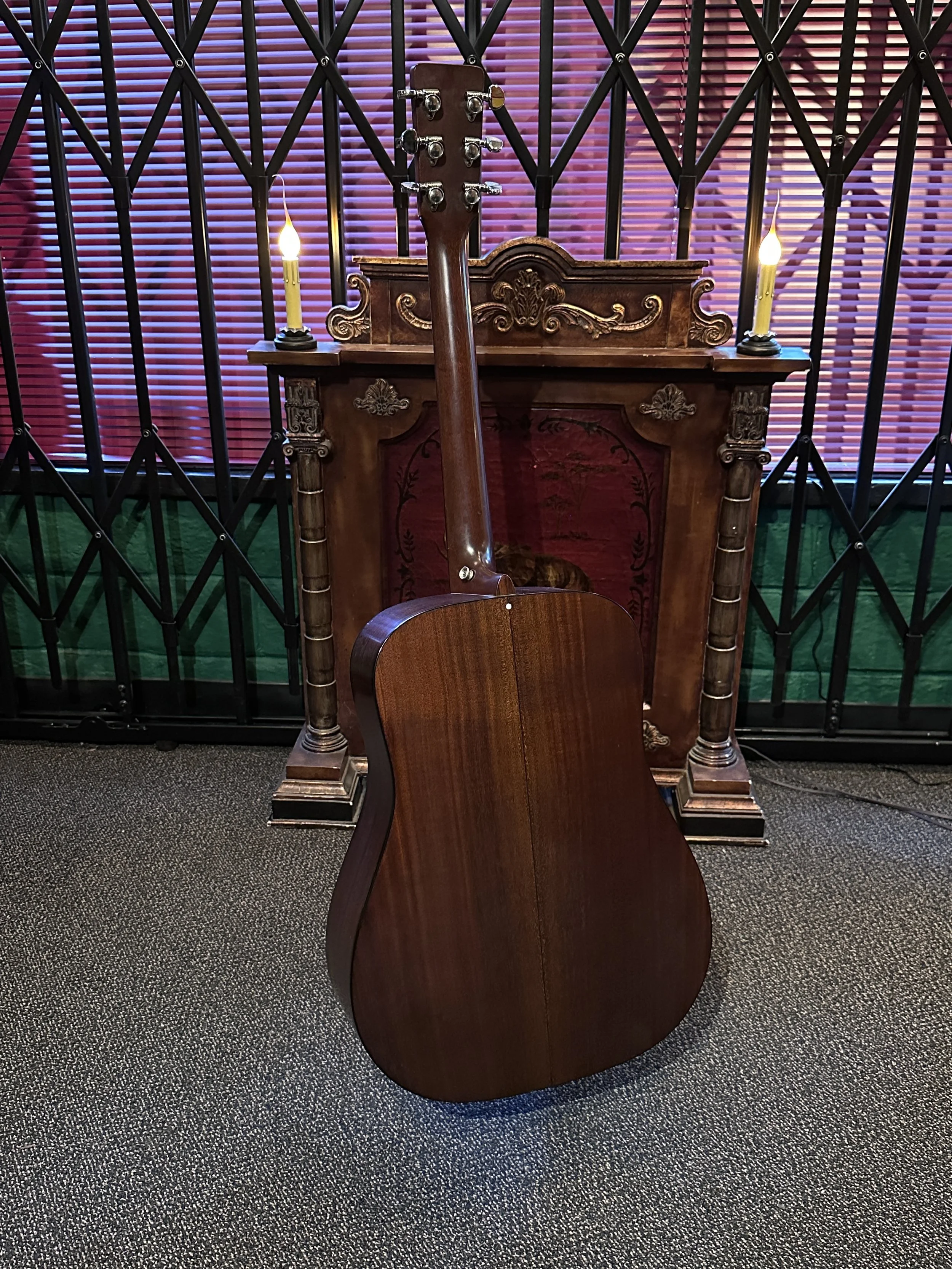 MFG Martin D18 1974.JPG