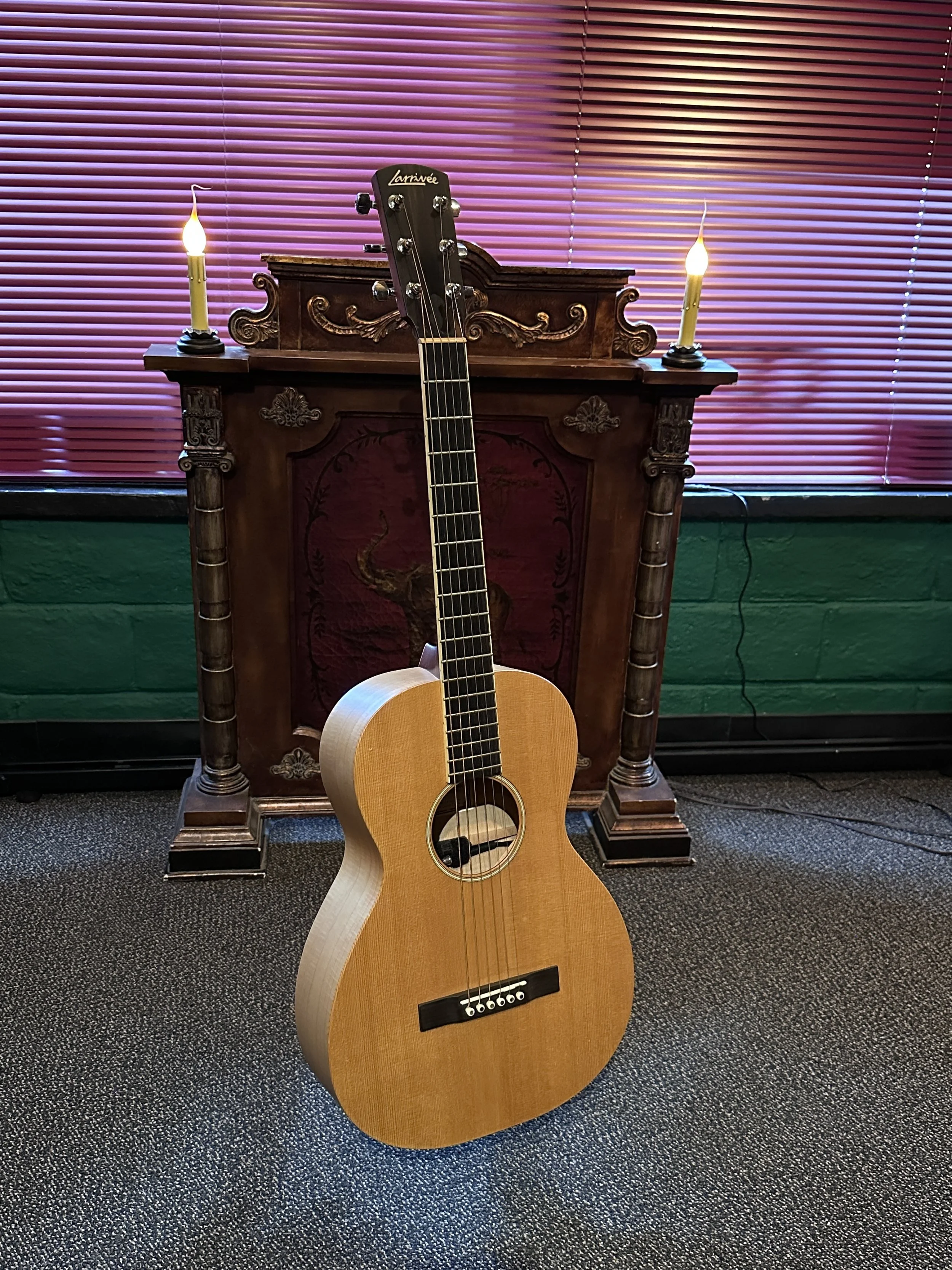 MFG Larrivee maple parlor a.JPG