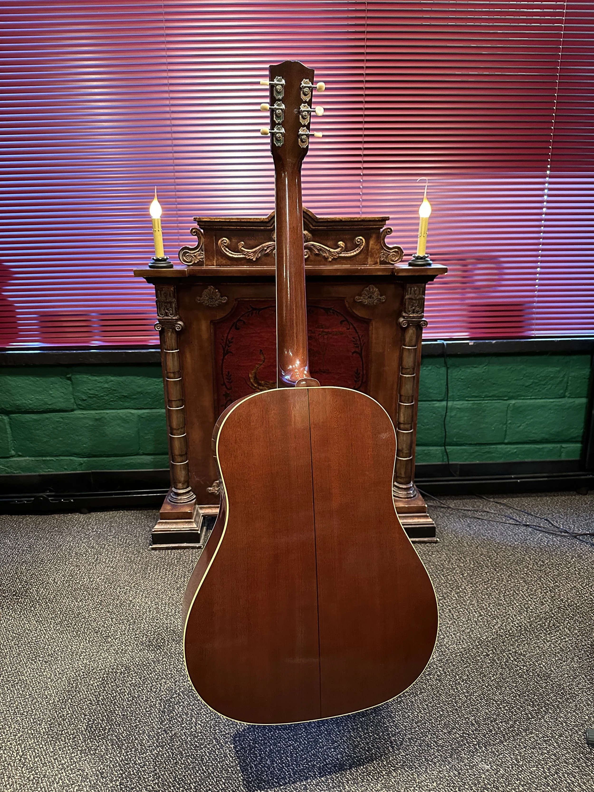 Gibson J-55 b.JPG