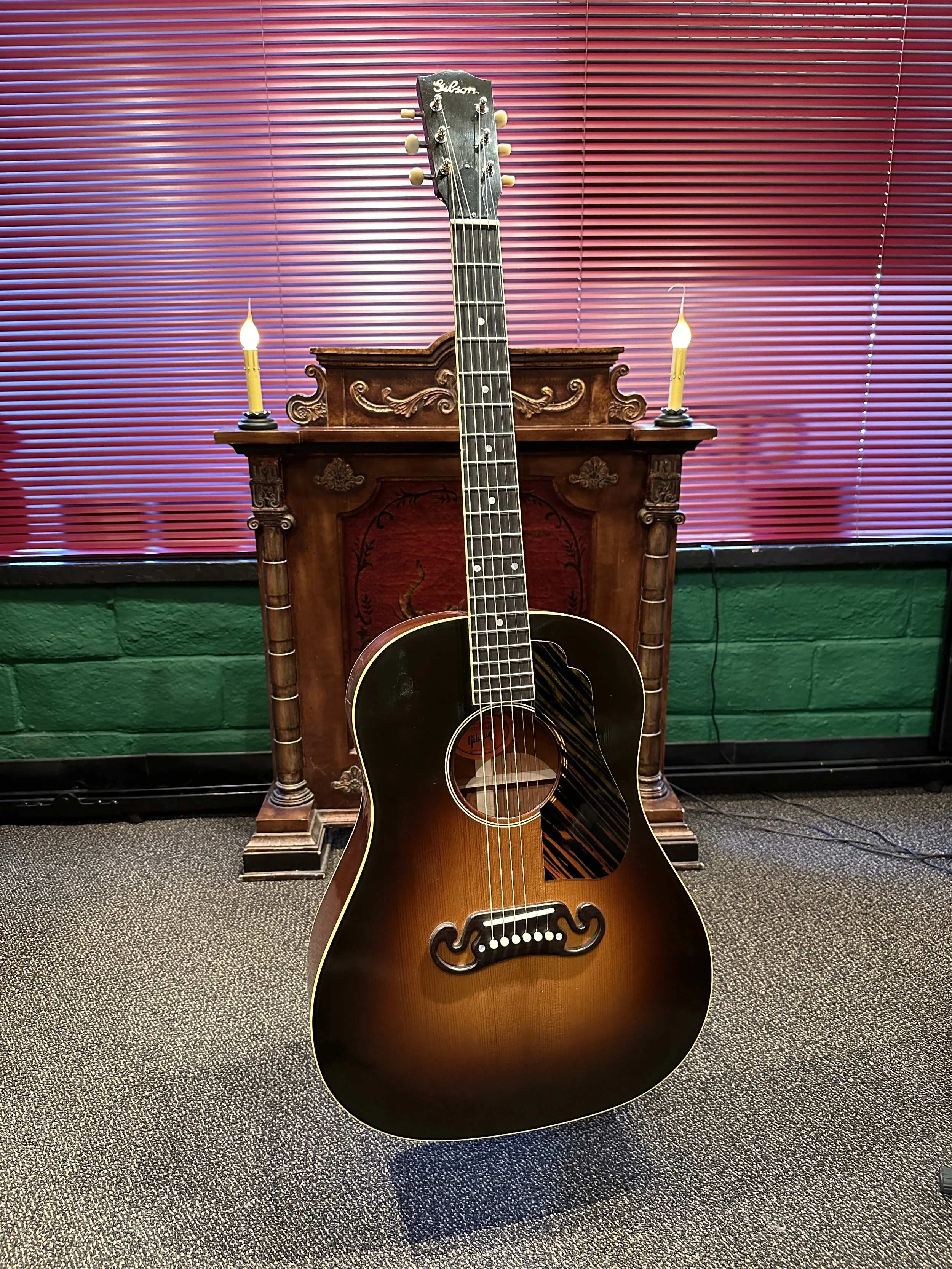 Gibson J-55 f.JPG