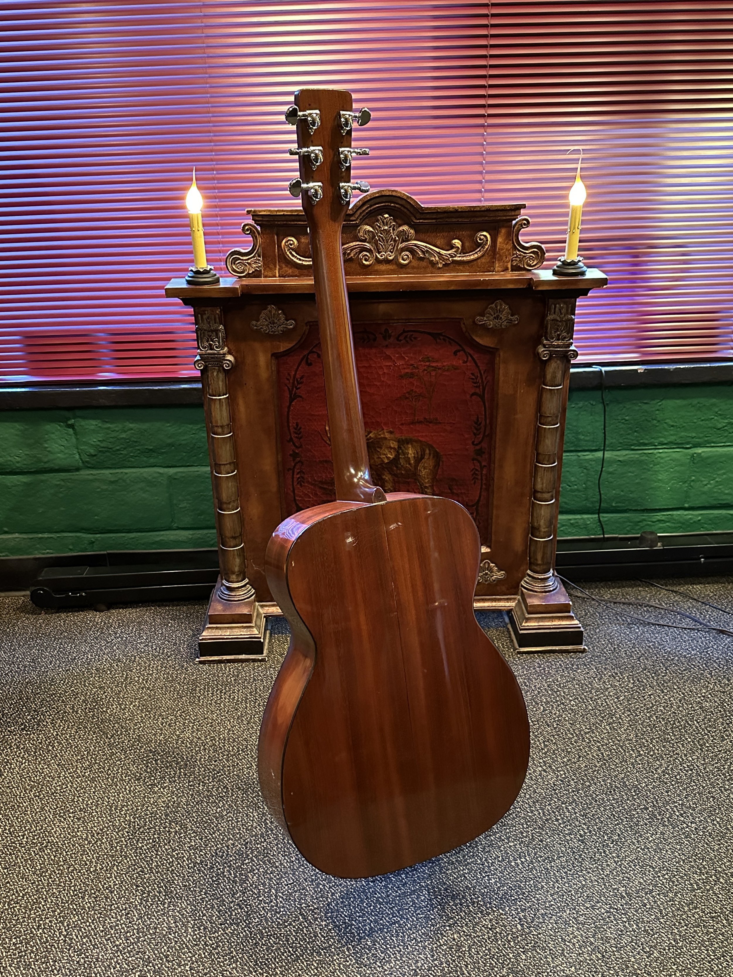 Martin 00-18 1968 b.JPG
