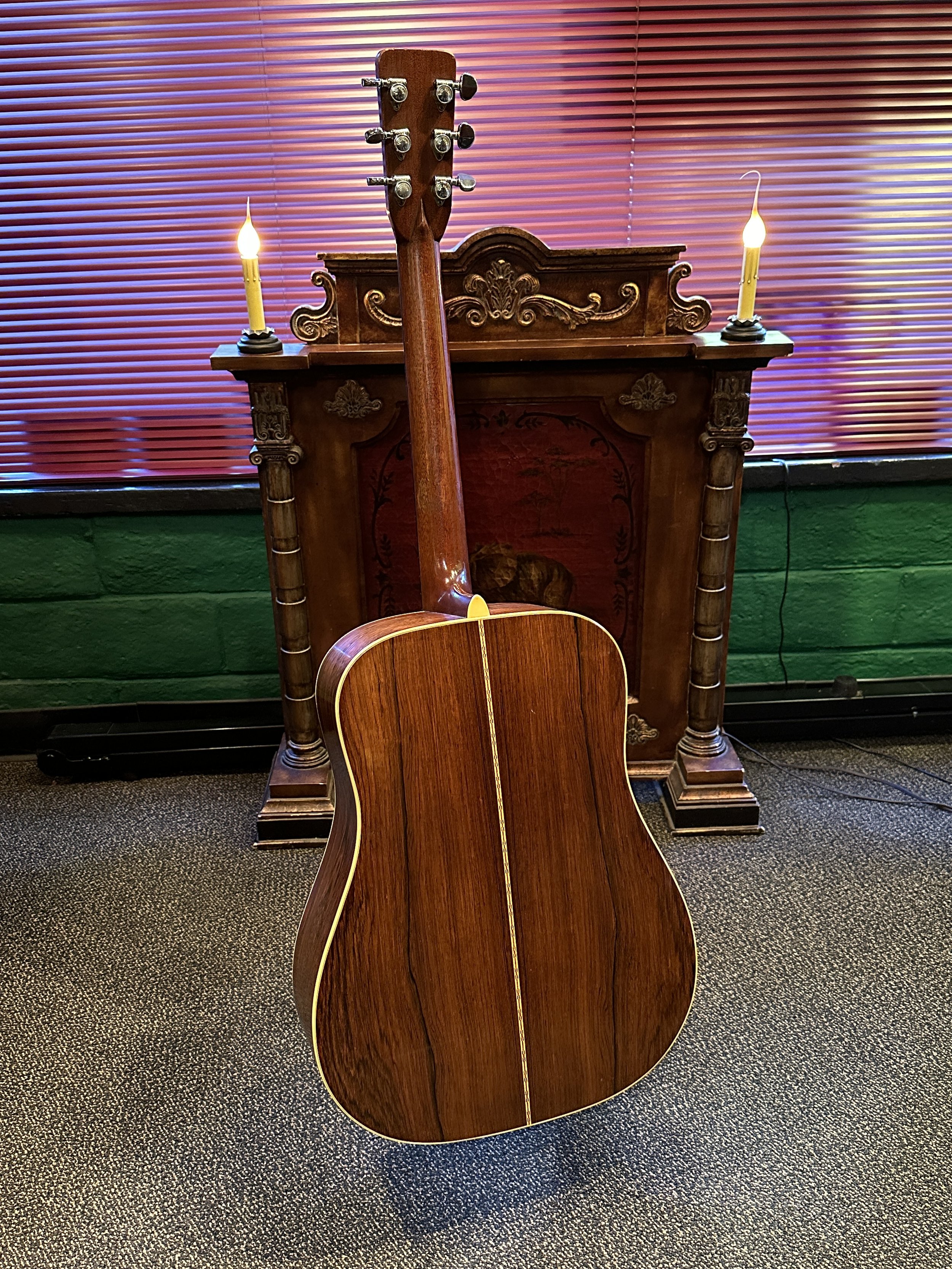 Martin D-28 1967 b.JPG