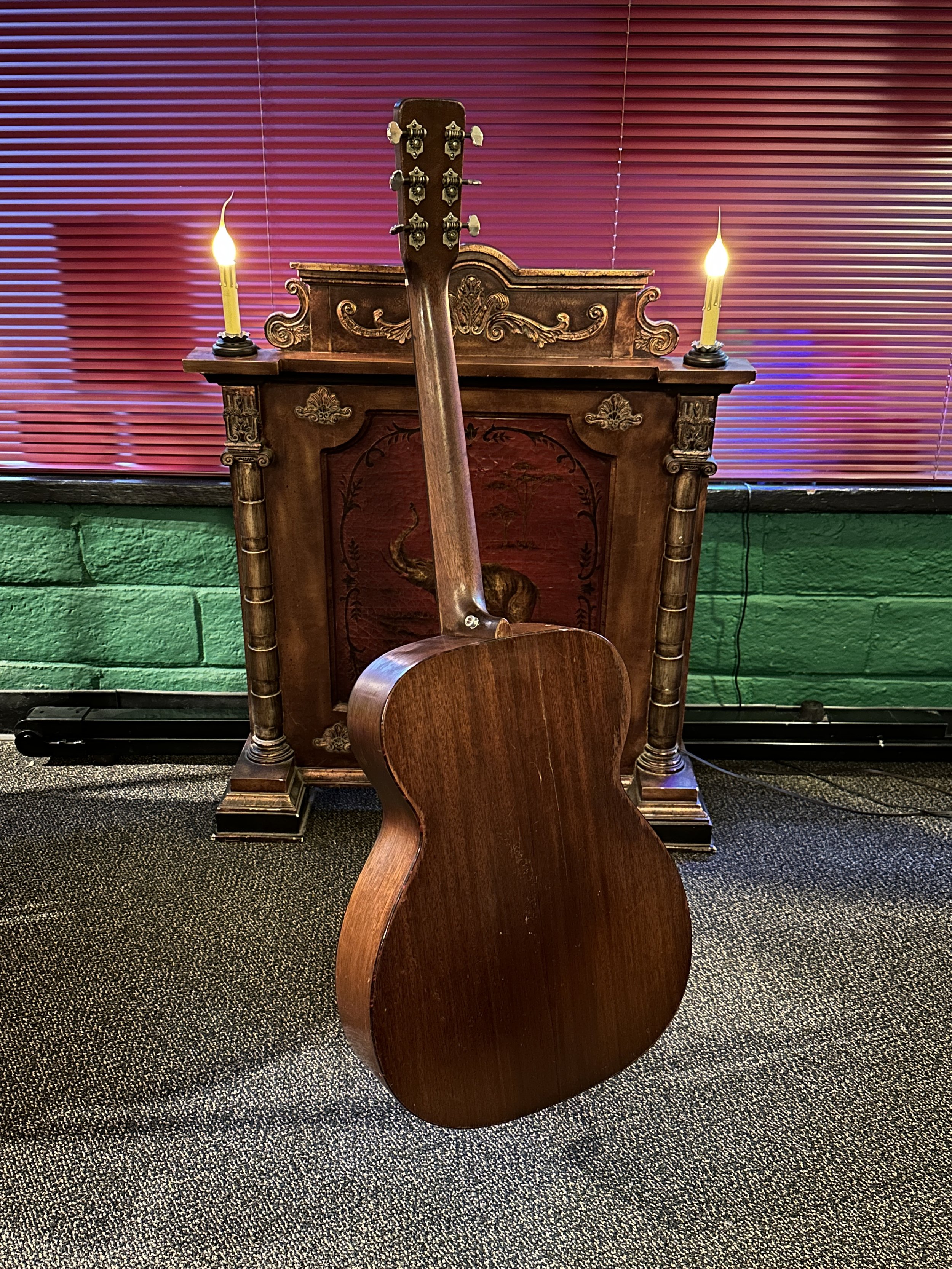 Martin 000-18 1963 b.JPG