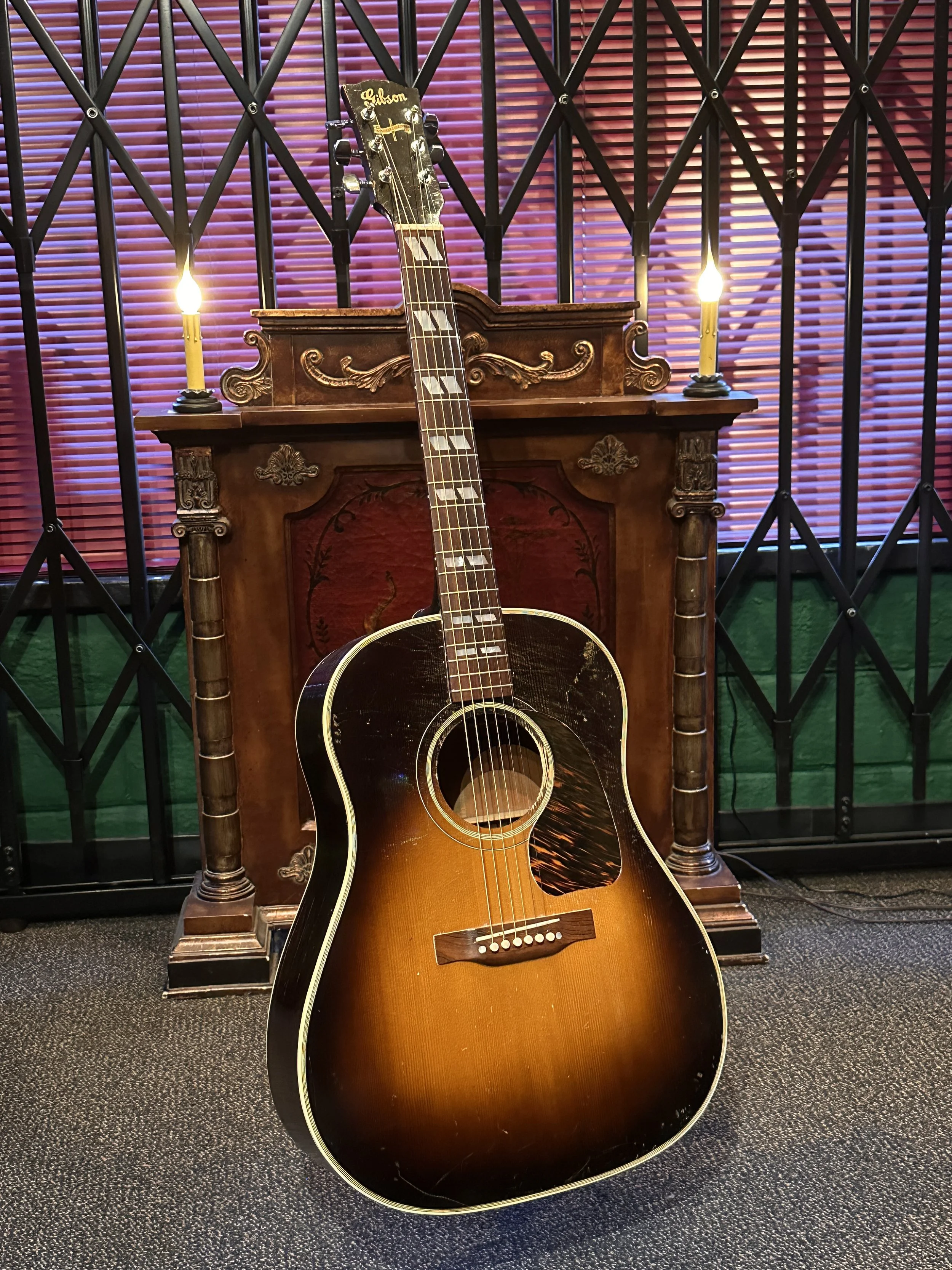 Gibson SJ 1943 a.JPG (Copy)