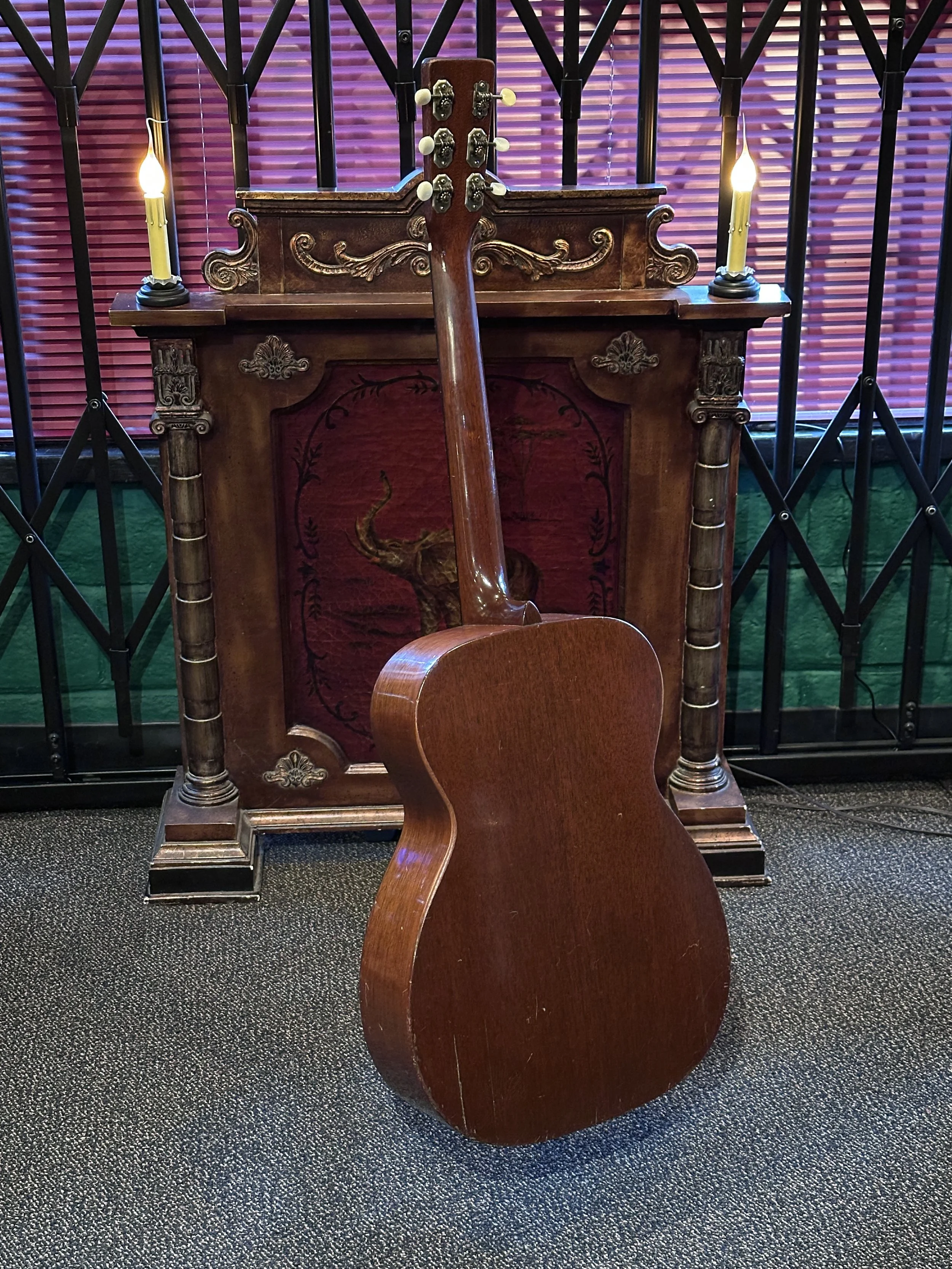 Martin 00-17 1950 b.JPG