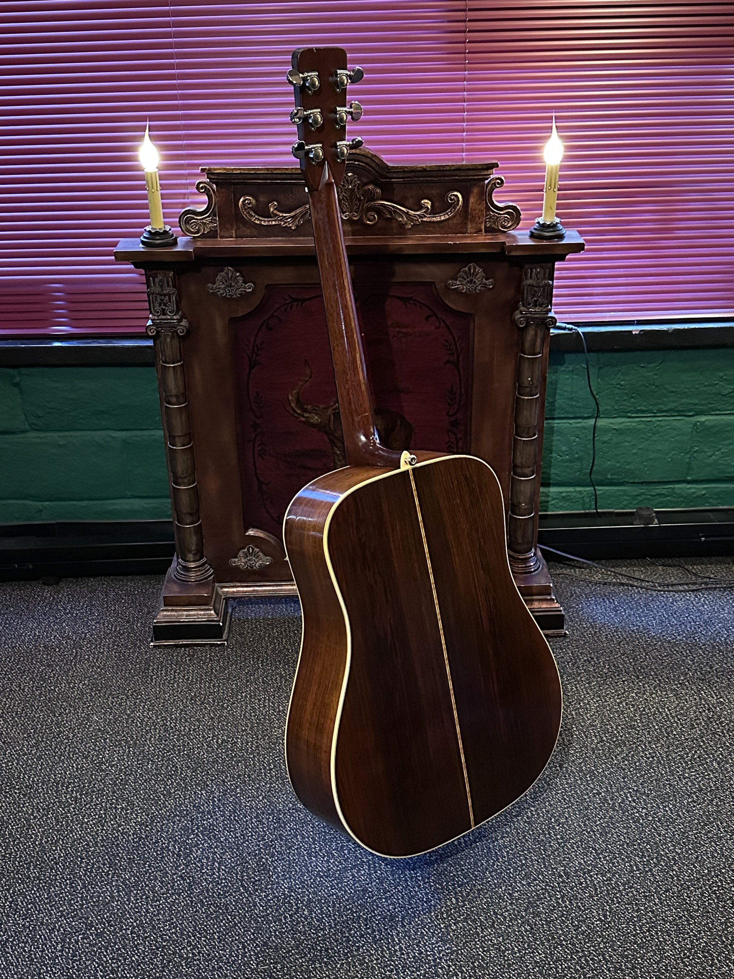 Martin D-28 1969 b.JPG