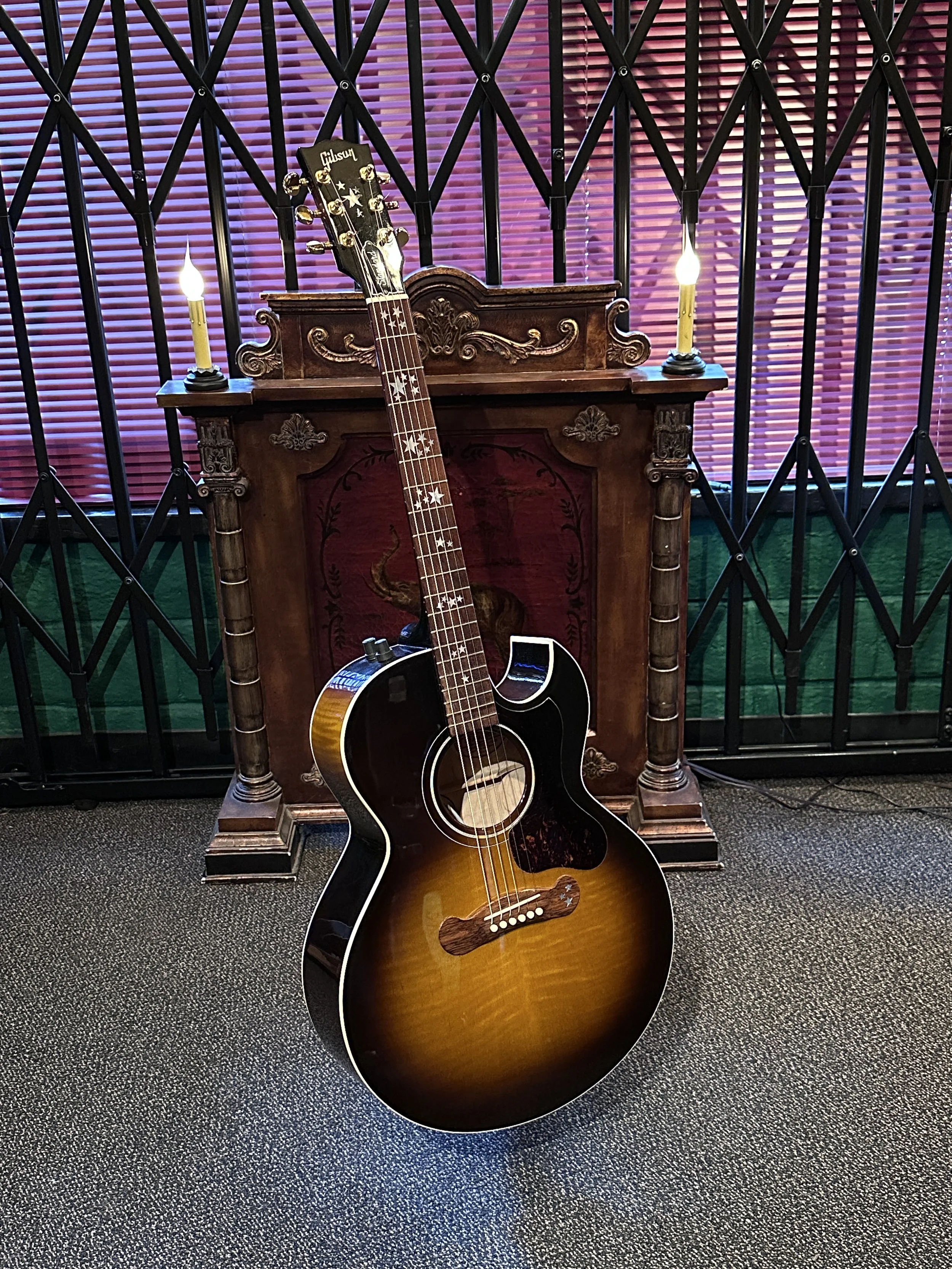 Gibson Starburst a.JPG