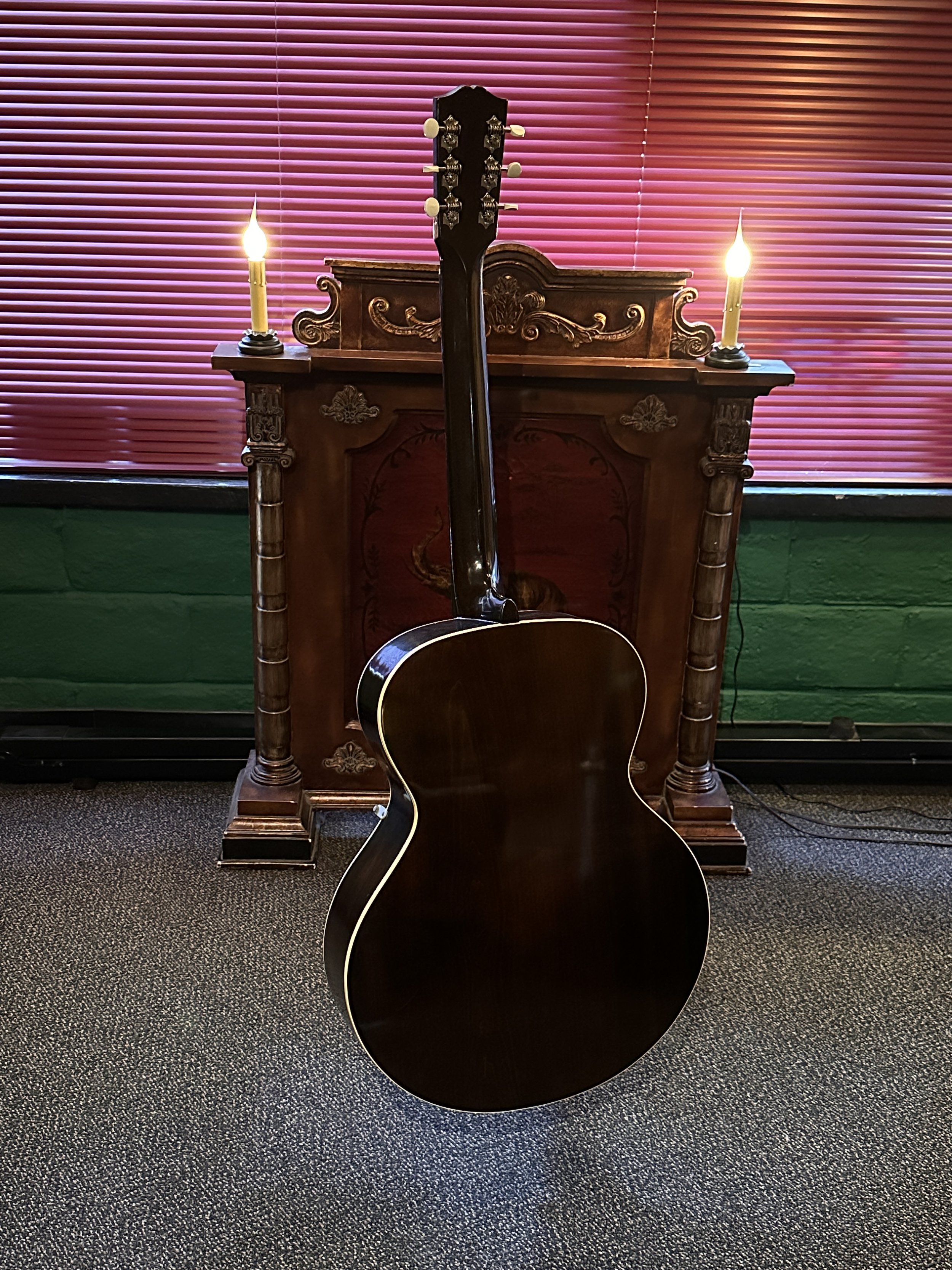 Gibson L-50 193- b.JPG