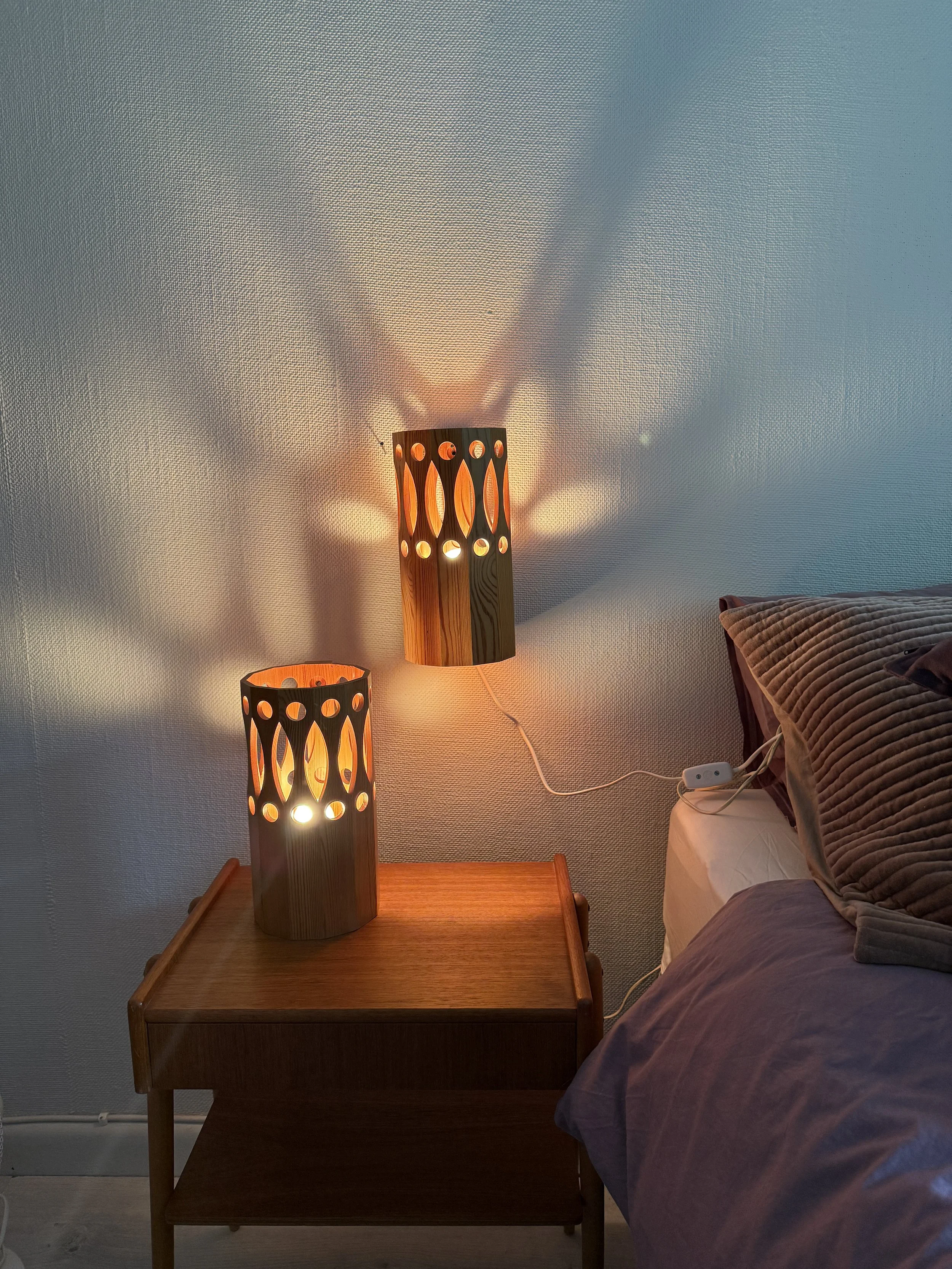Furu wood wall lamps